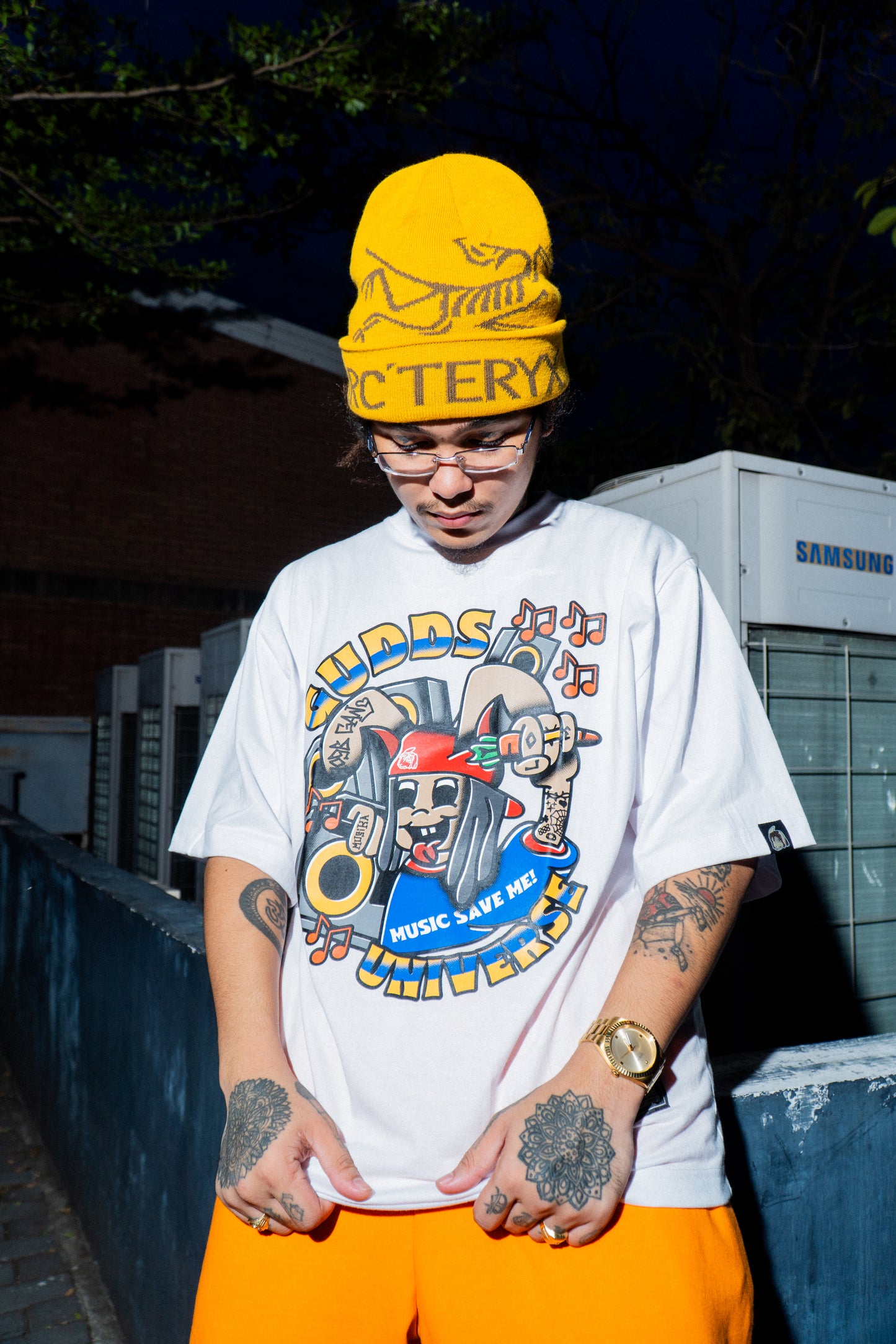 GUDDS UNIVERSE - "GUDDS MUSIC" - GRAPHIC TEE