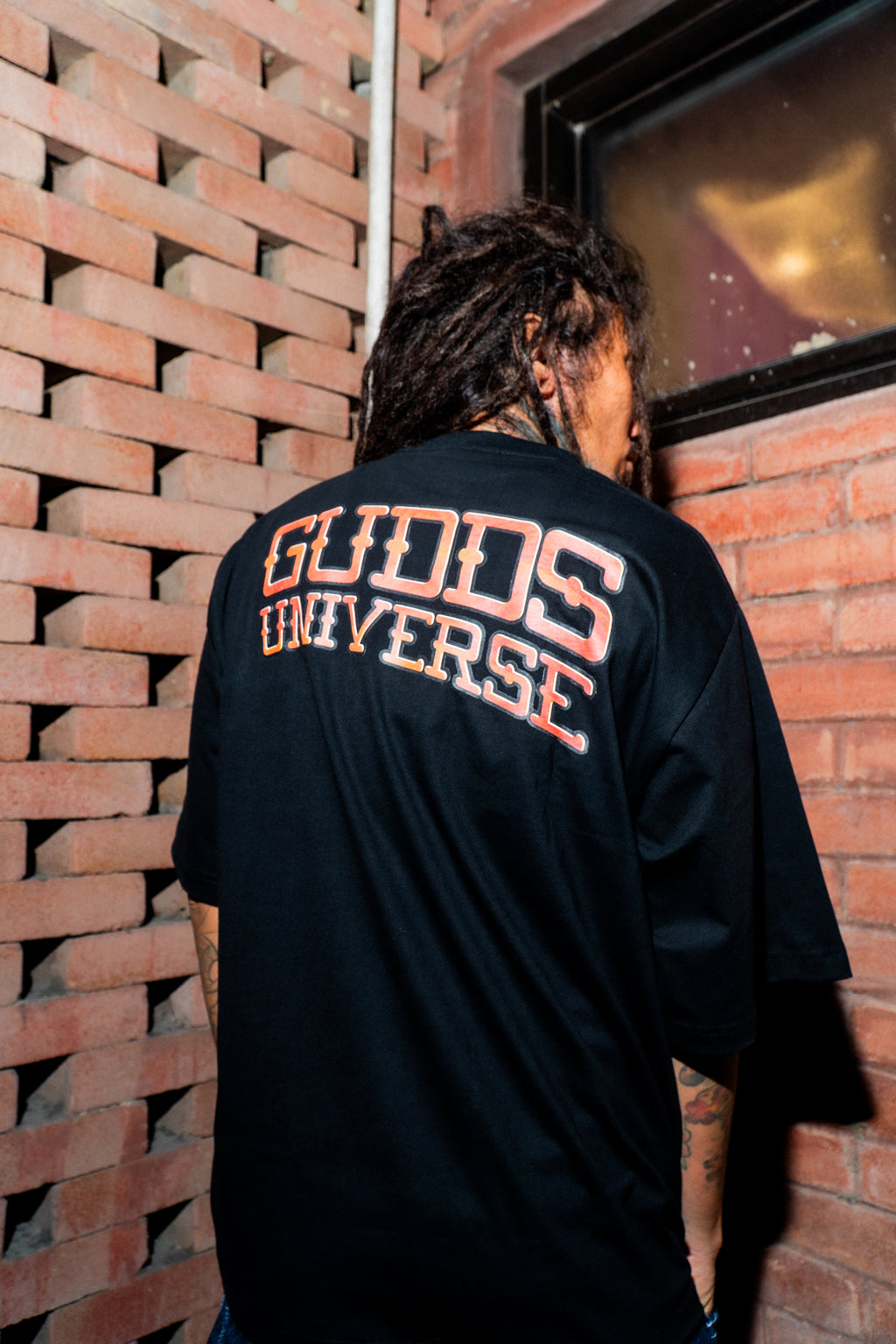 GUDDS UNIVERSE - "CARROT CART" - GRAPHIC TEE