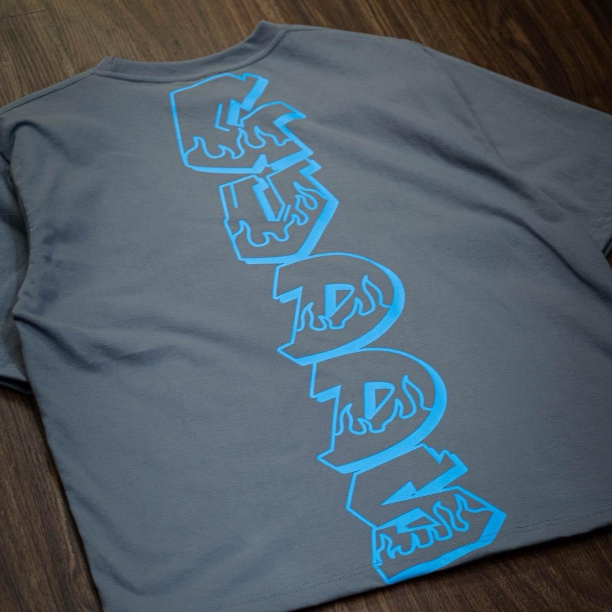 “Y2K SERIES" BIG PRAY GRAPHIC TEE