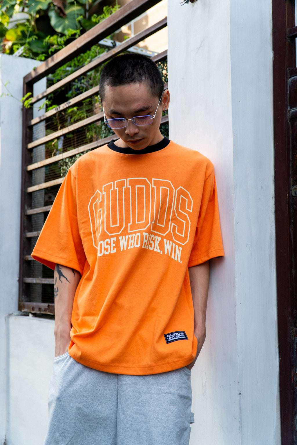 GUDDS UNIVERSE - "RISK & WIN" GRAPHIC TEE