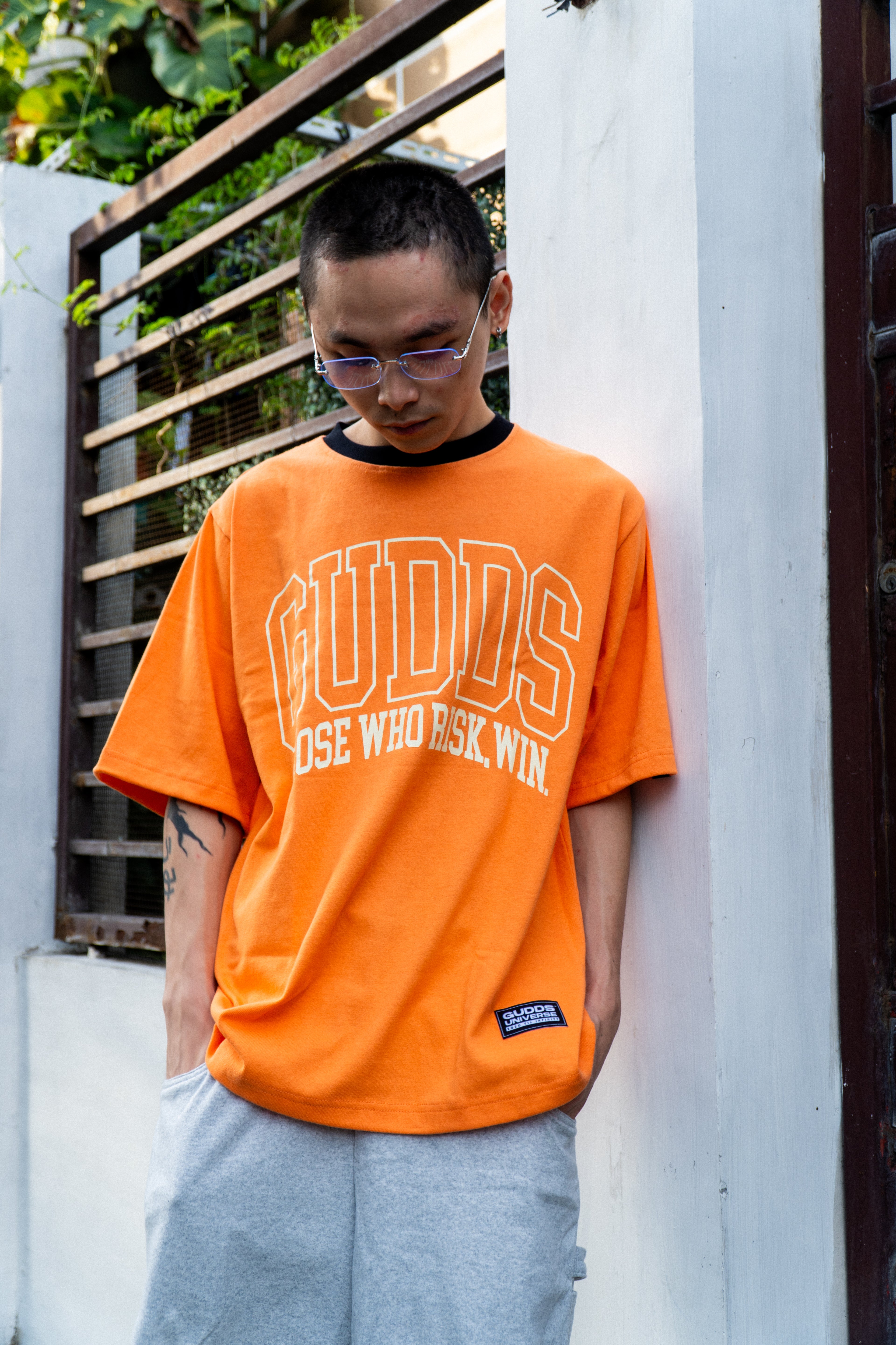 GUDDS UNIVERSE - "RISK & WIN" GRAPHIC TEE