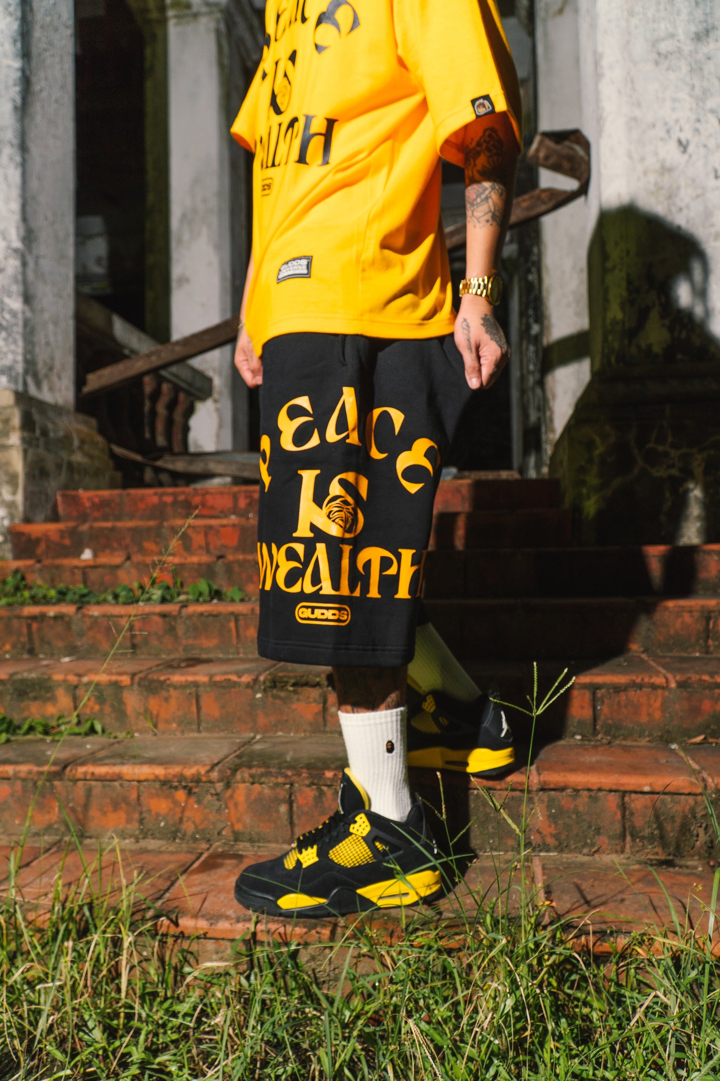 GUDDS UNIVERSE - “PEACE AND WEALTH” SWEATSHORT