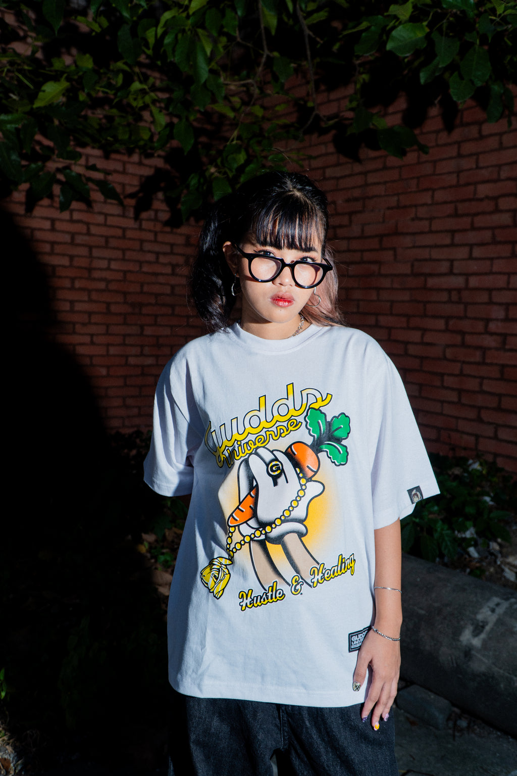 GUDDS UNIVERSE - "CARROT PRAY" - GRAPHIC TEE