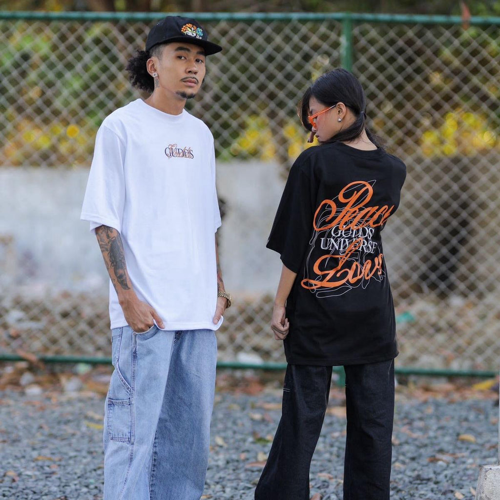 "PEACE AND LOVE" GRAPHIC TEE