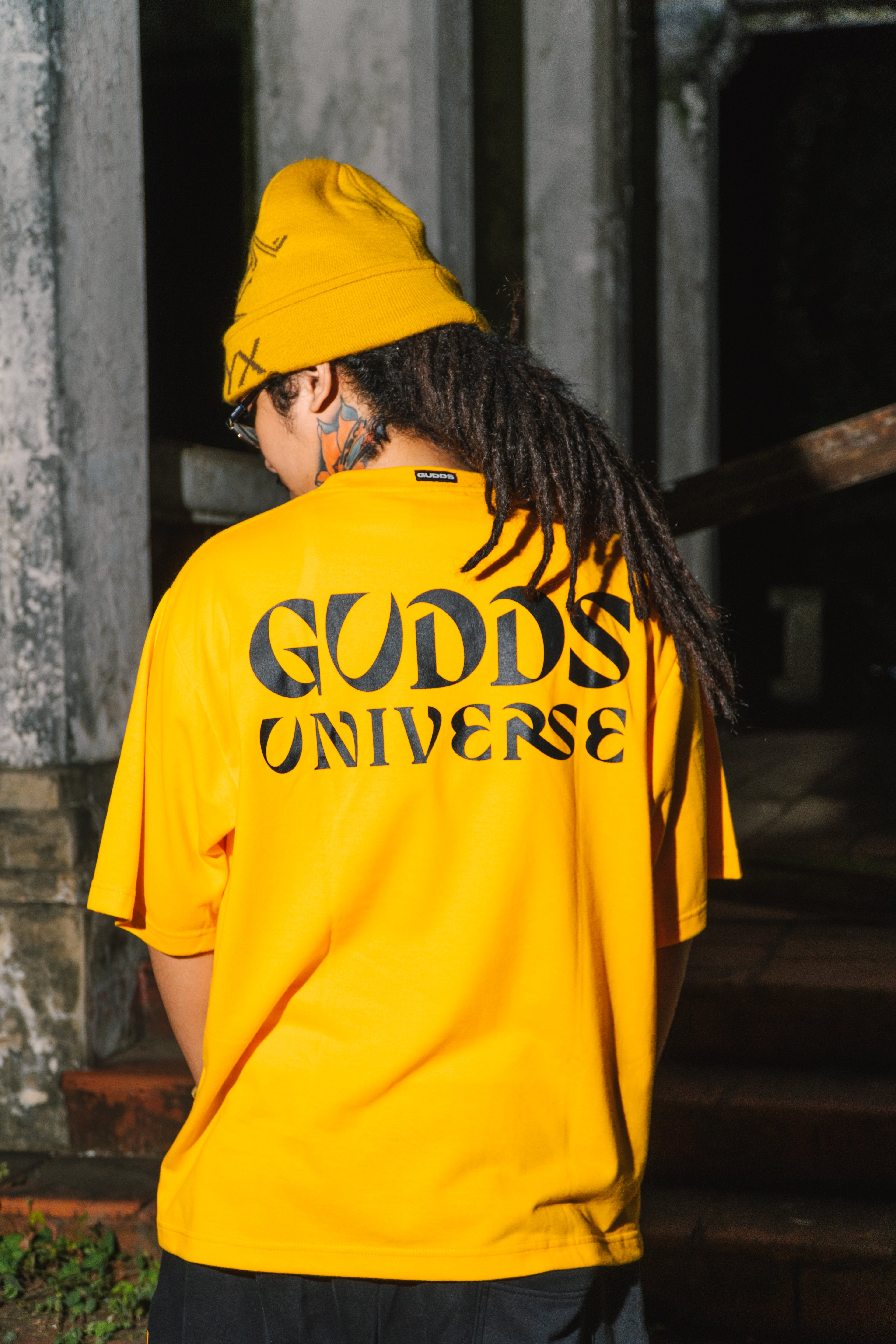 “PEACE IS WEALTH” GRAPHIC TEE