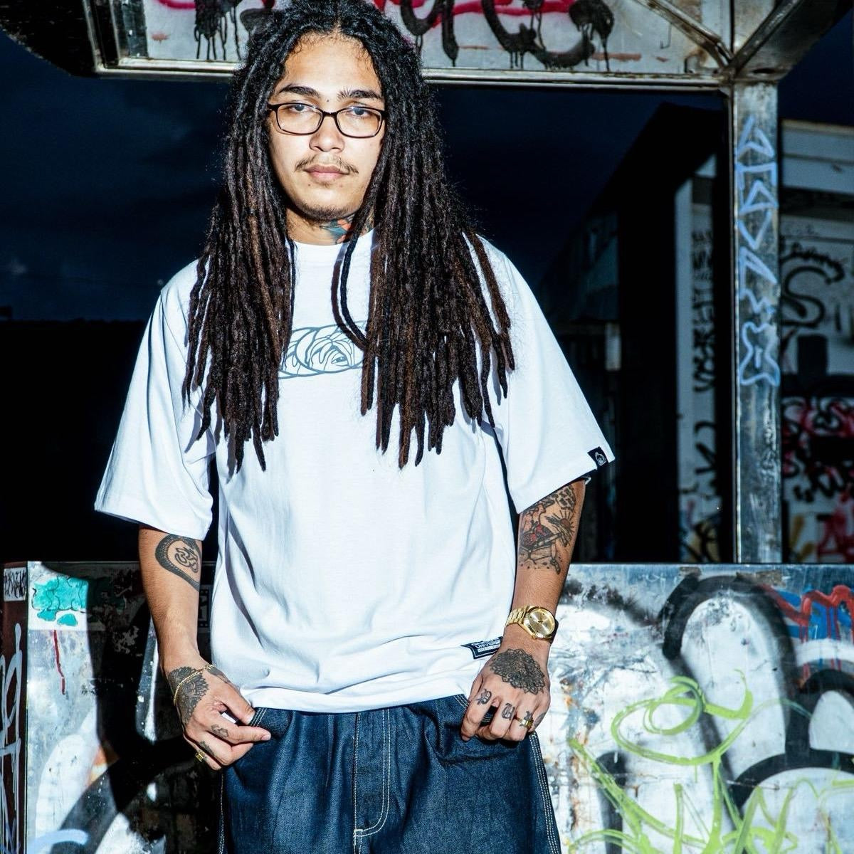 “UNIVERSE MATTER" GRAPHIC TEE