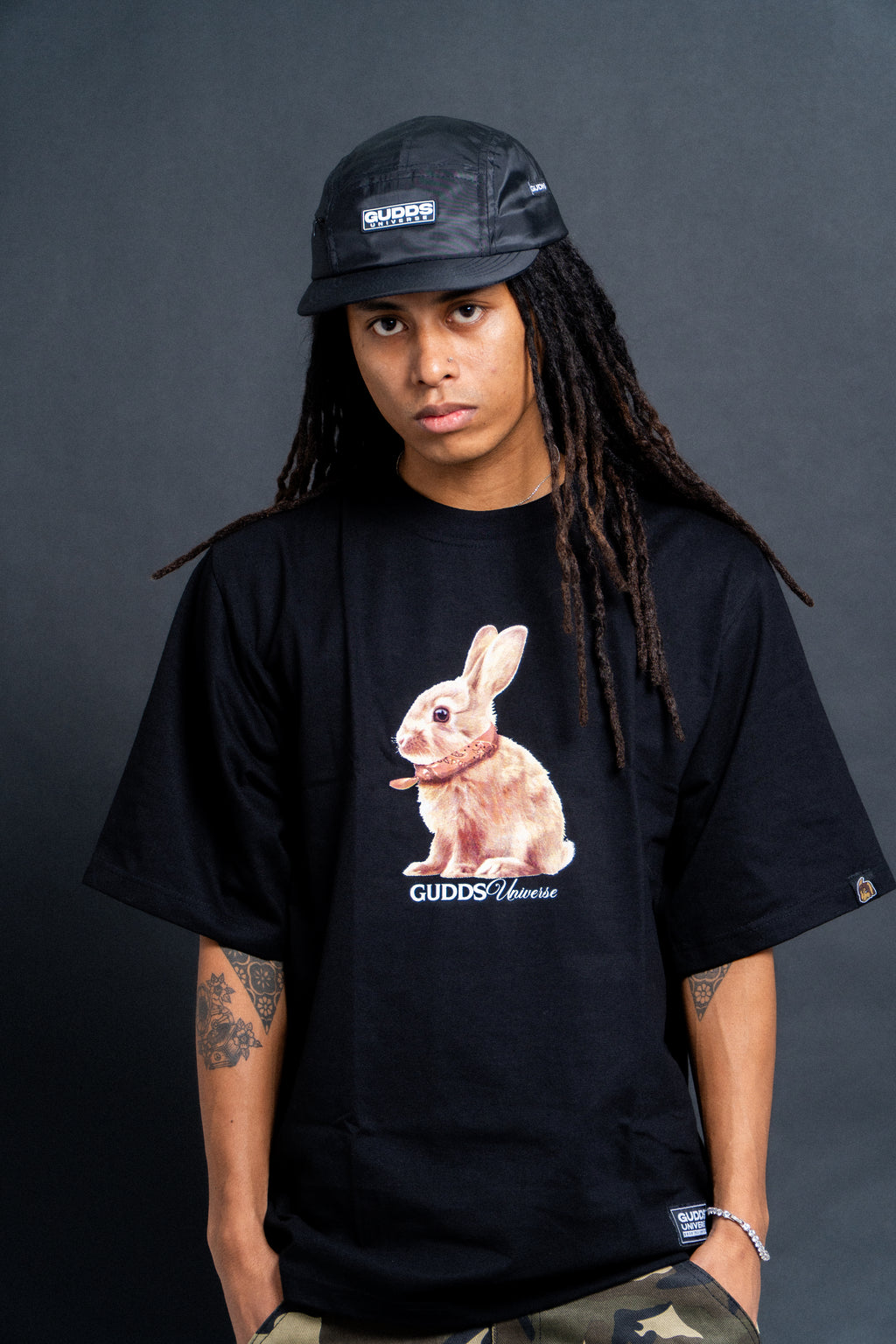 “BUNNY SCARF” GRAPHIC TEE