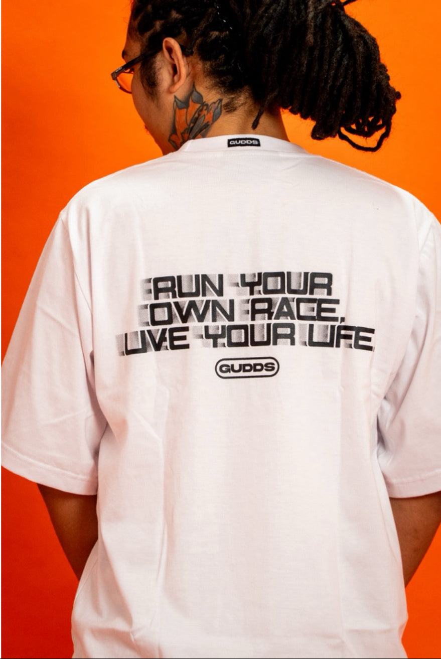 “RACE TEE” GRAPHIC TEES
