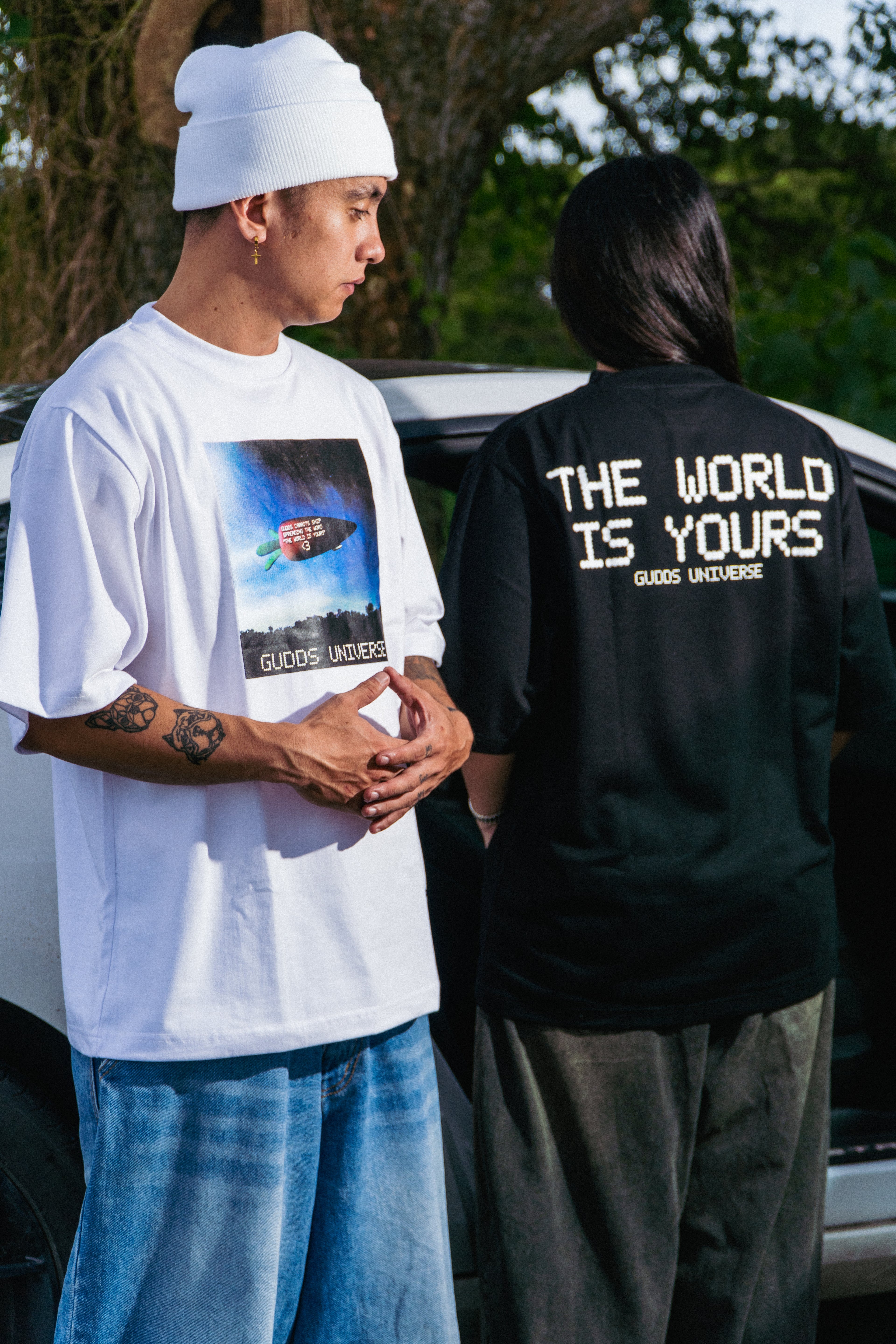 “CARROT BLIMP” GRAPHIC TEE