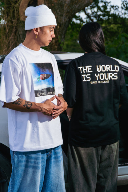 GUDDS UNIVERSE - “CARROT BLIMP” GRAPHIC TEE
