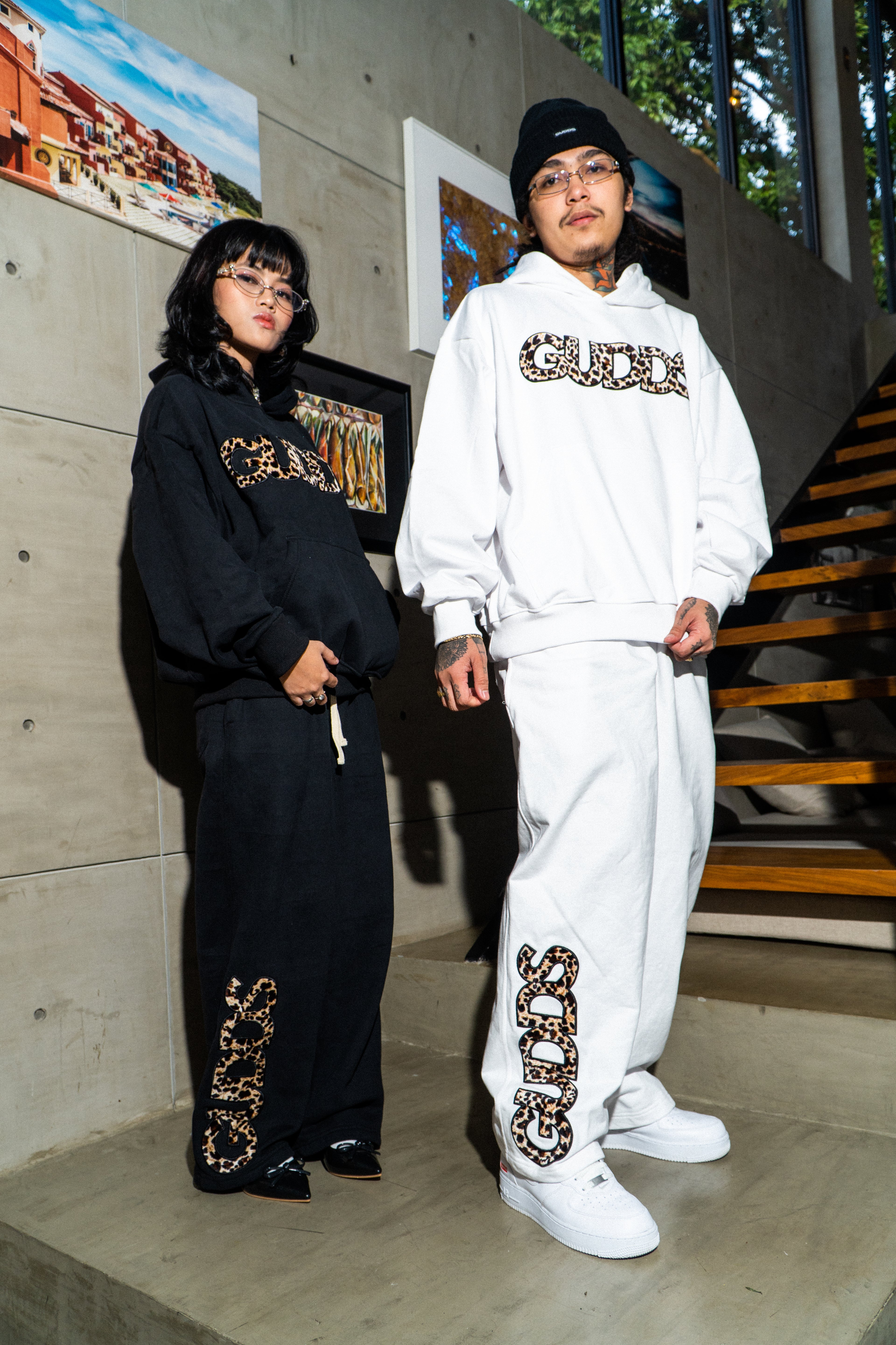“SPELL OUT” BAGGY SWEATPANTS