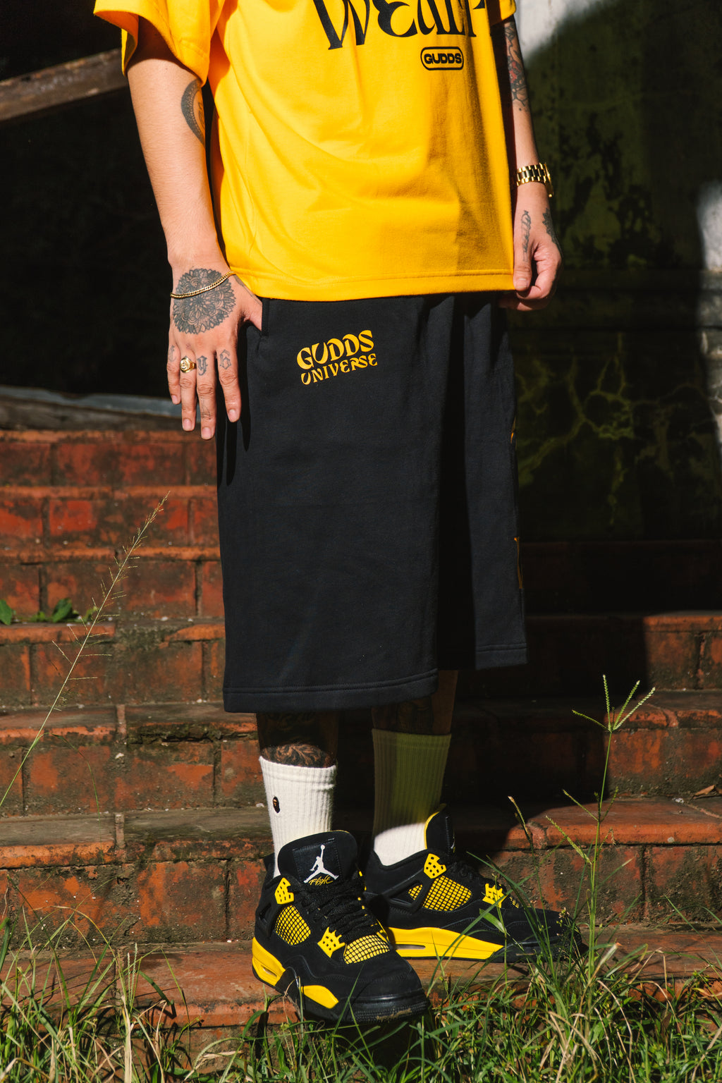 “PEACE IS WEALTH” SWEATSHORT