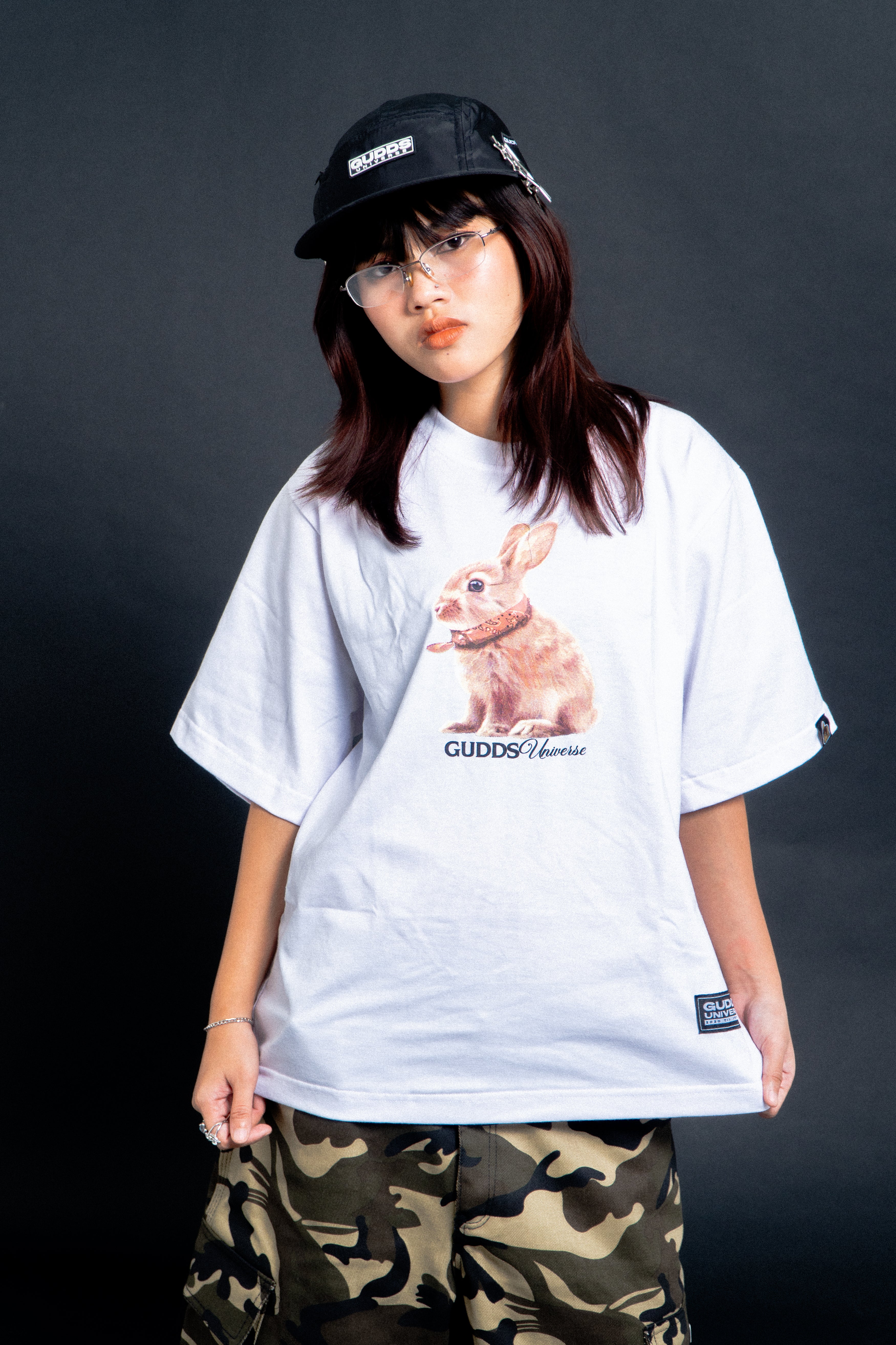 “BUNNY SCARF” GRAPHIC TEE