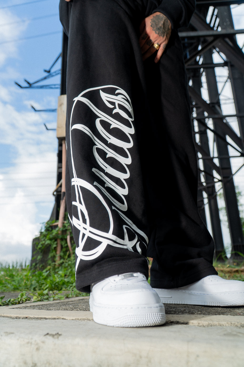 “CHICANO BIG FACE" SWEATPANTS