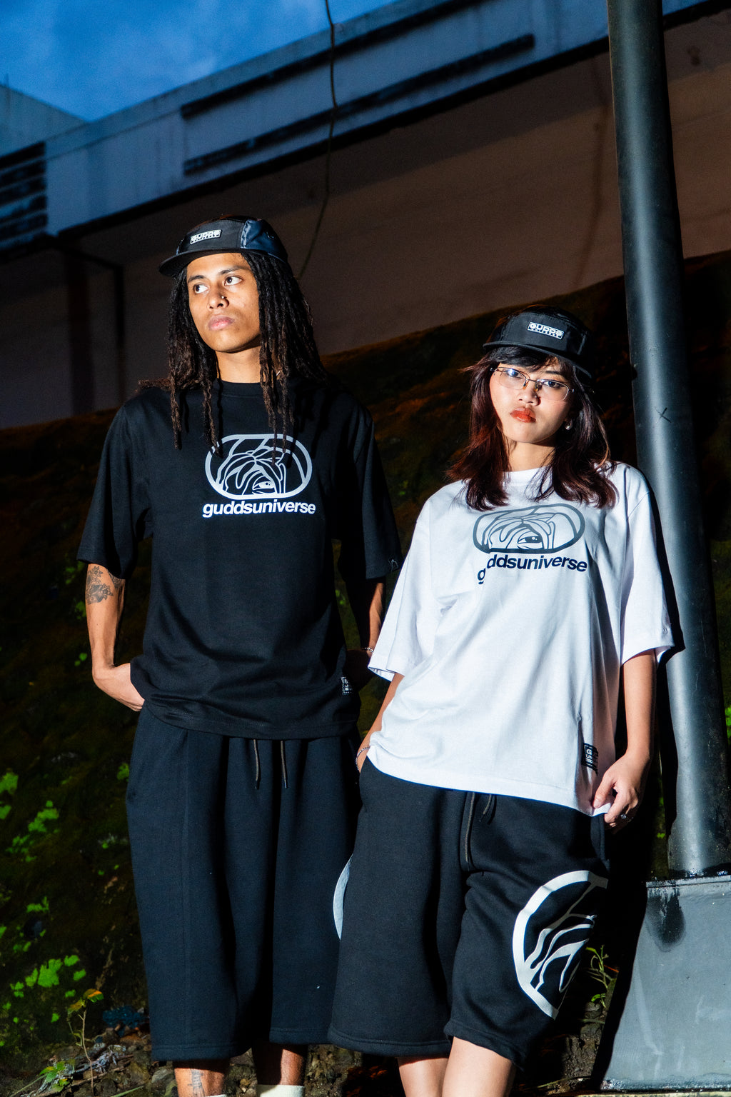 “CAPSULE GRADIENT” GRAPHIC TEE