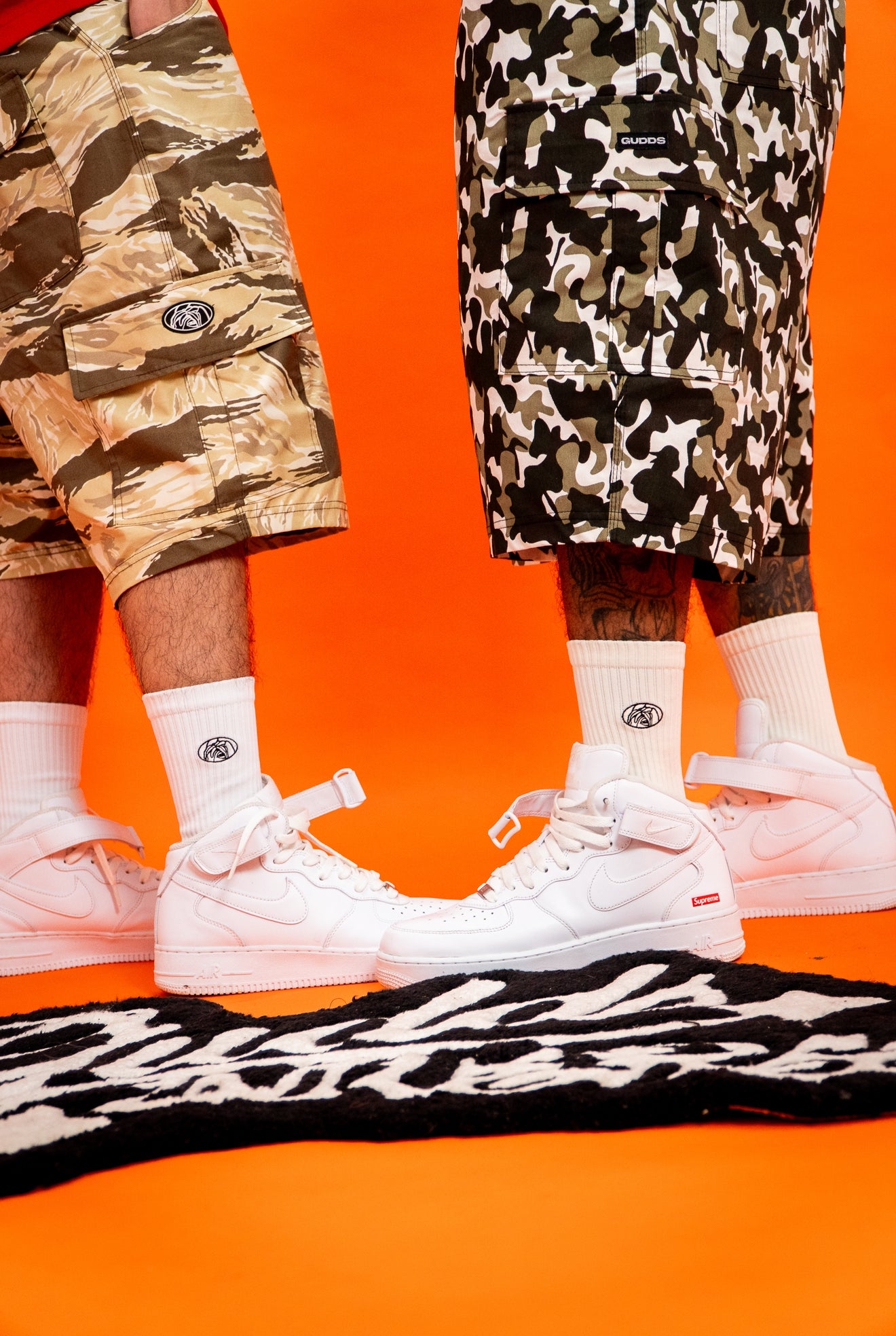 EMBROIDERED “OVAL LOGO” SOCKS