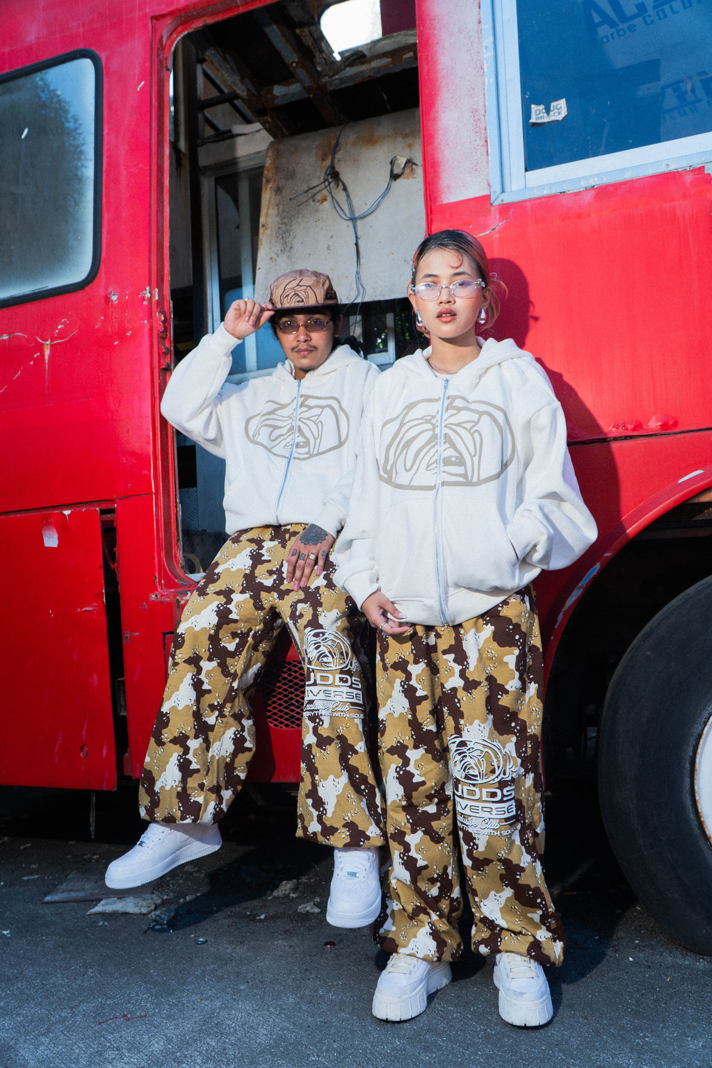 GUDDS - "EXCLUSIVE CAMO" PARACHUTE PANTS