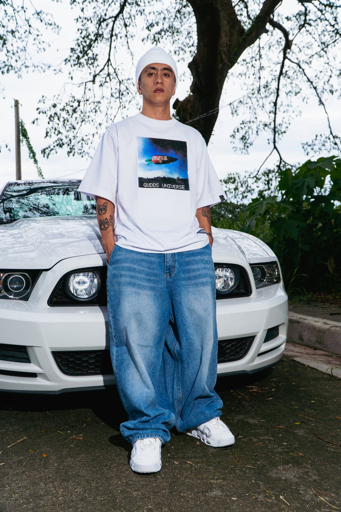 GUDDS UNIVERSE - “CARROT BLIMP” GRAPHIC TEE