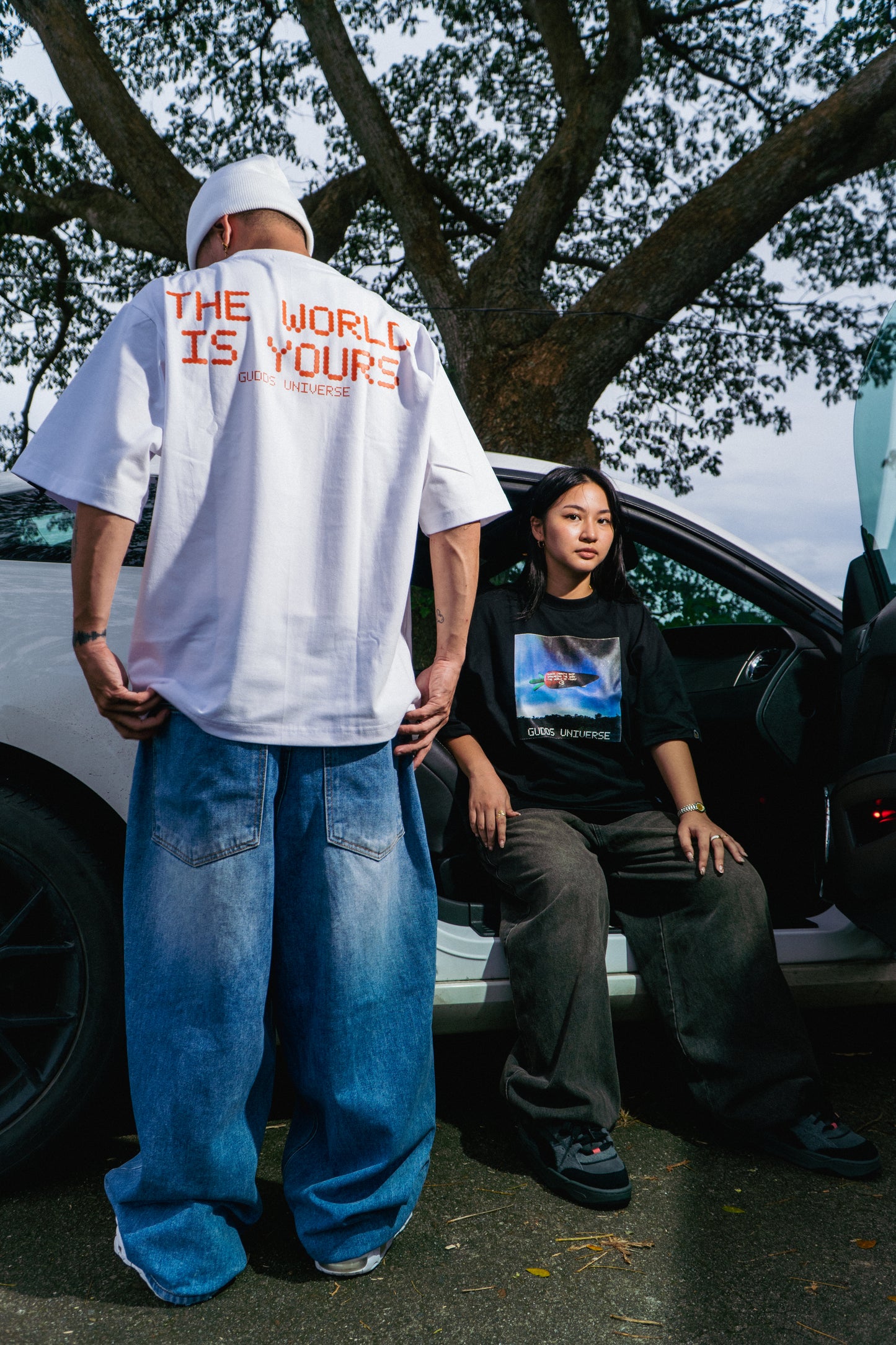 GUDDS UNIVERSE - “CARROT BLIMP” GRAPHIC TEE