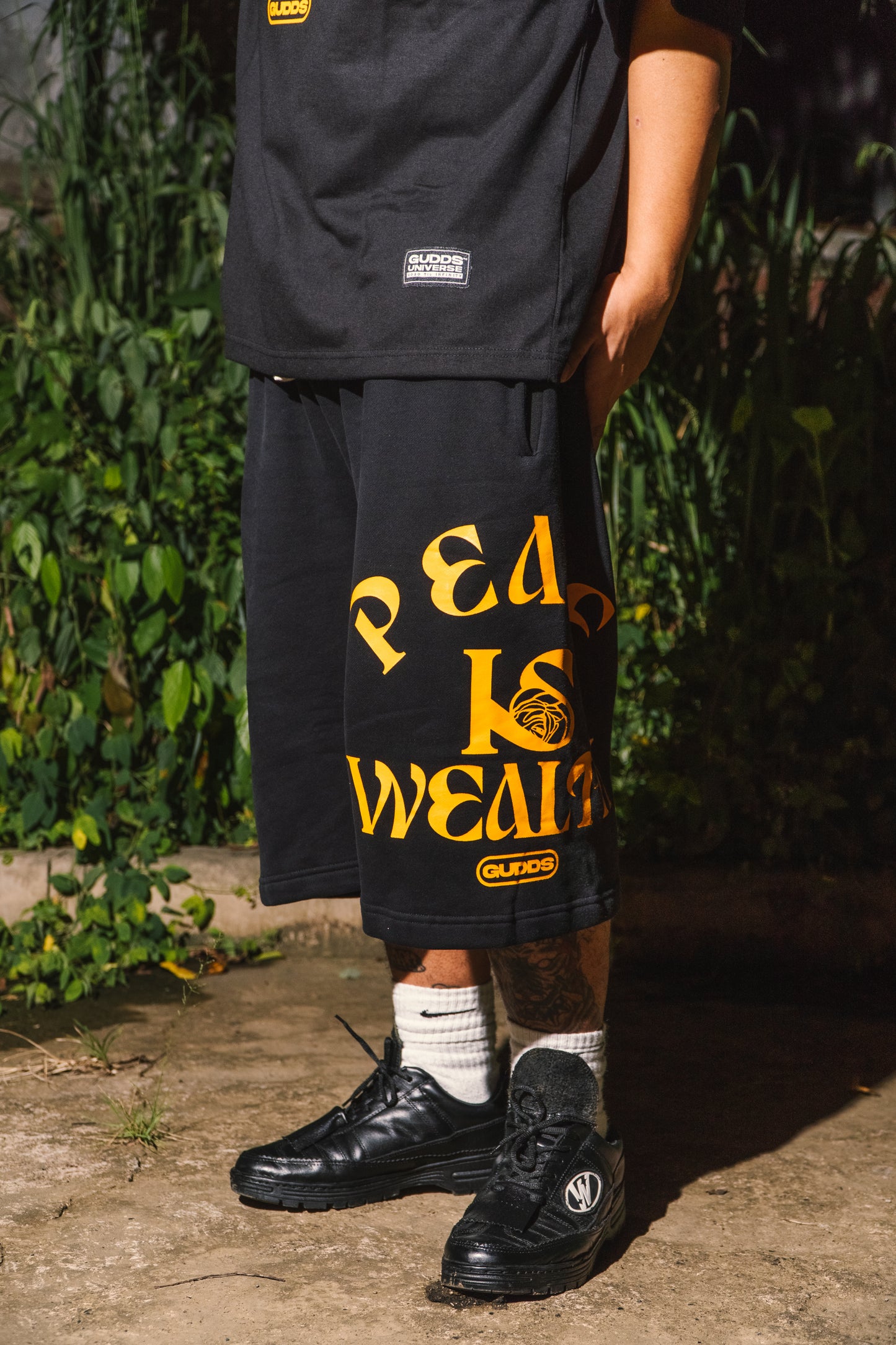 GUDDS UNIVERSE - “PEACE AND WEALTH” SWEATSHORT