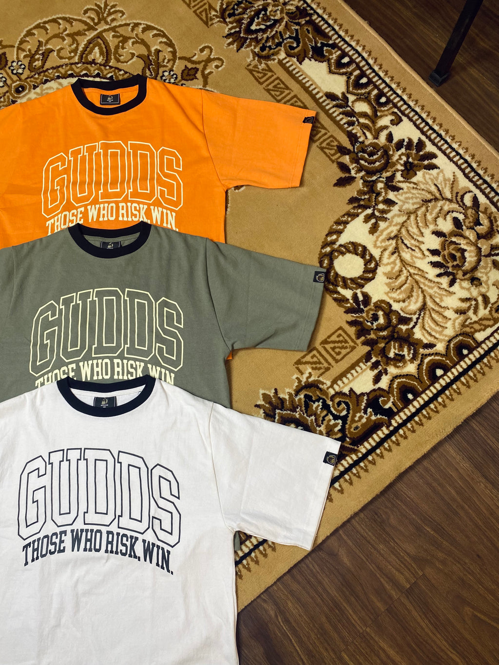 GUDDS UNIVERSE - "RISK & WIN" GRAPHIC TEE