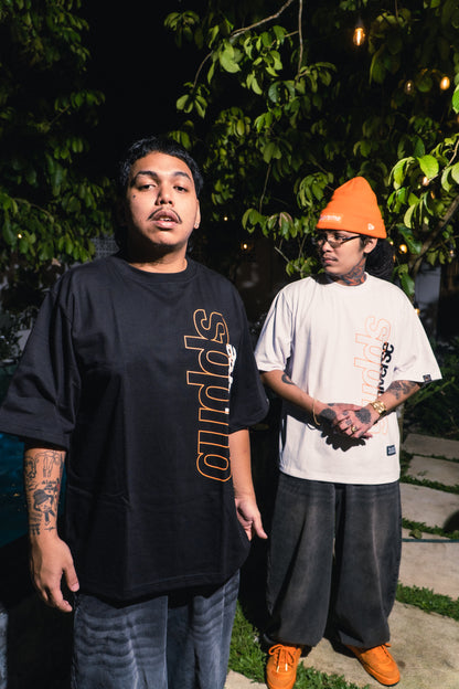 GUDDS UNIVERSE - “VERTICAL SCRIPT” GRAPHIC TEE