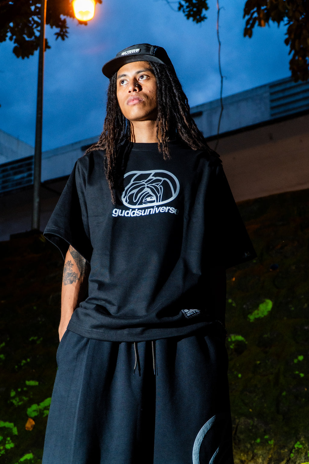 “CAPSULE GRADIENT” GRAPHIC TEE