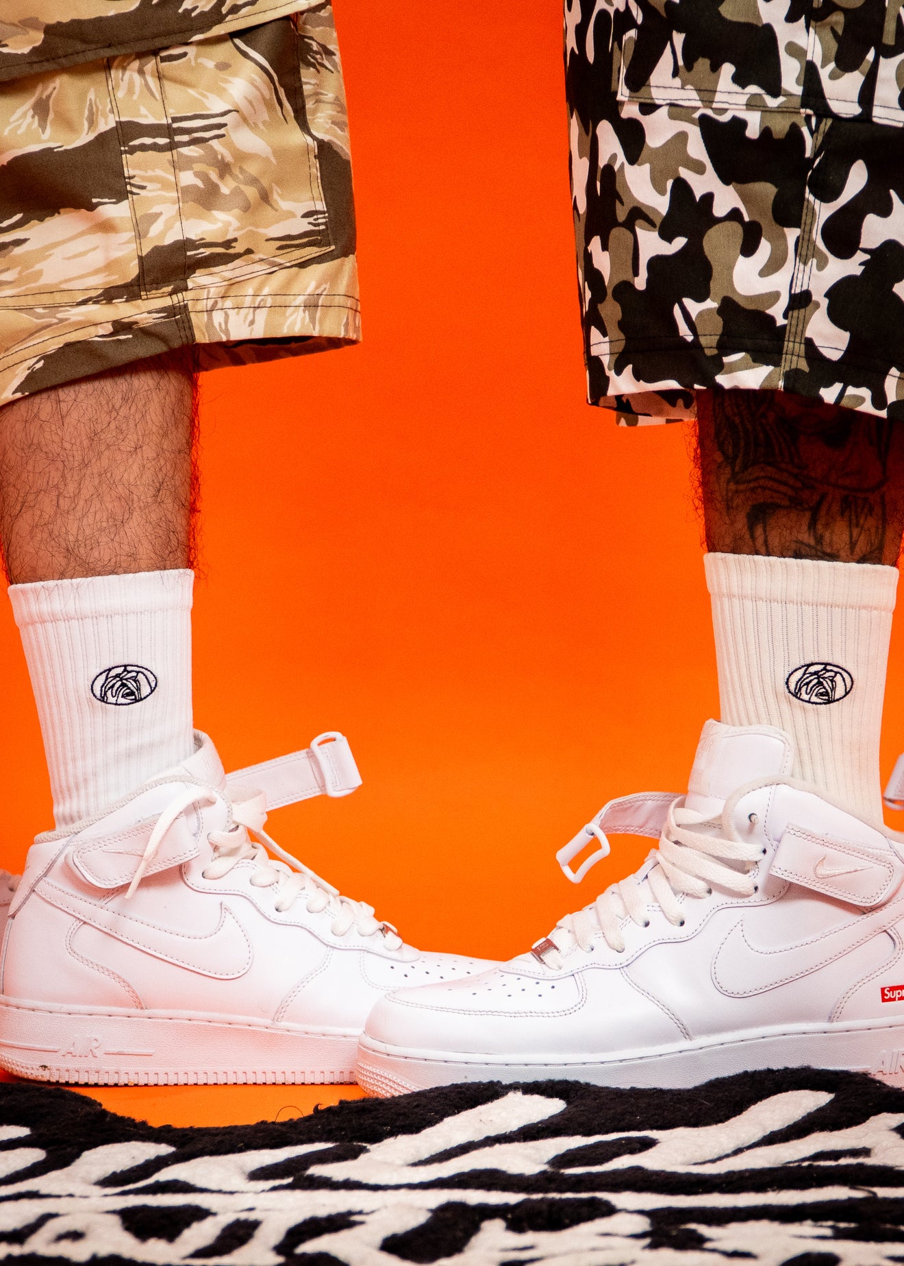 EMBROIDERED “OVAL LOGO” SOCKS