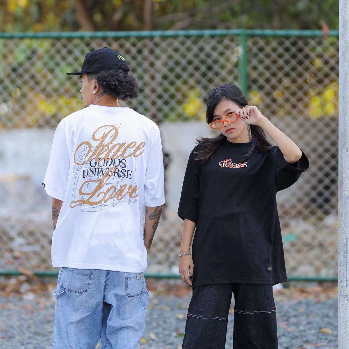 "PEACE AND LOVE" GRAPHIC TEE