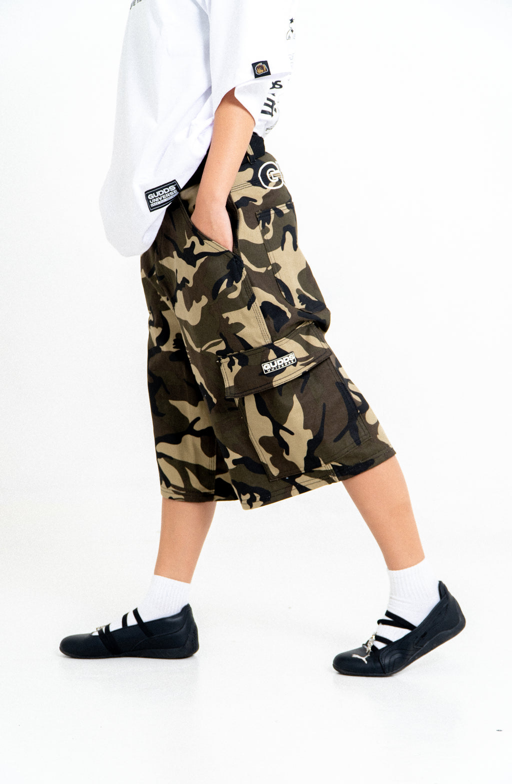 “EMBRO SCRIPT” 6 POCKET JORTS