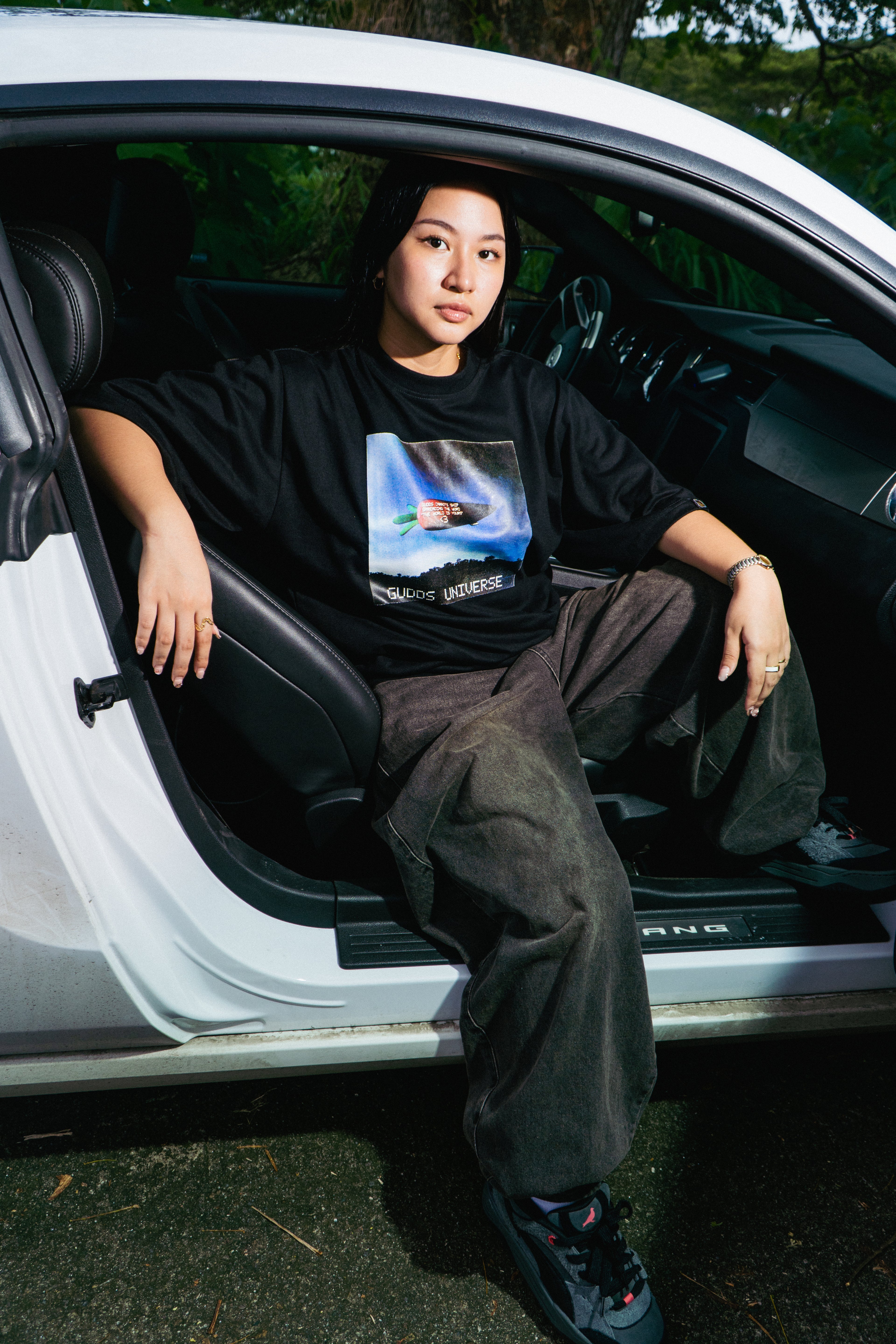 “CARROT BLIMP” GRAPHIC TEE