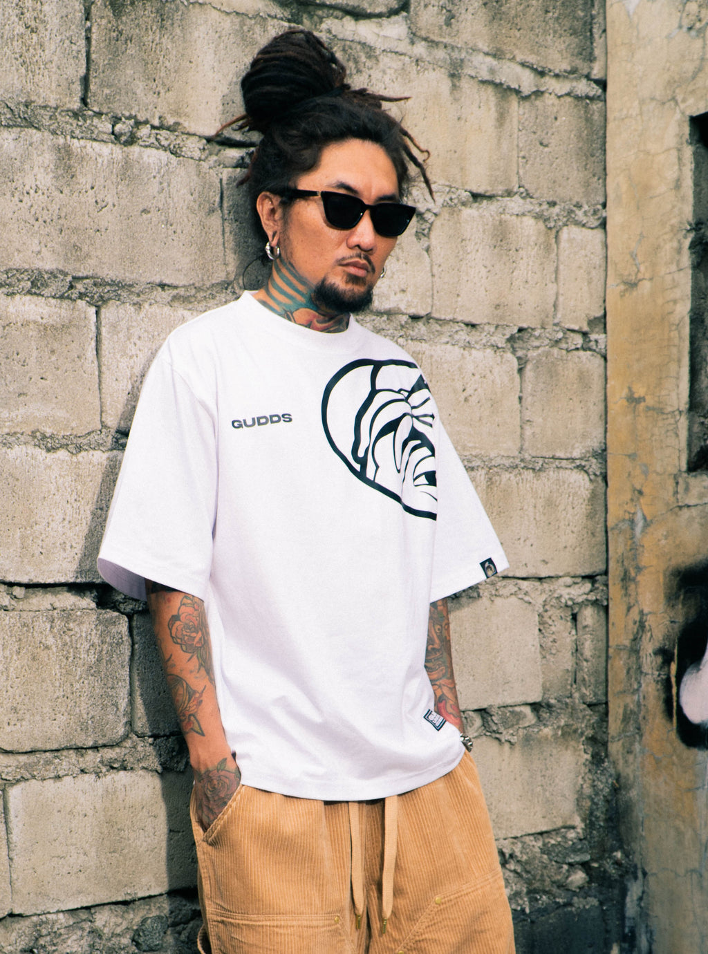 GUDDS "SIDE OVAL" LOGO TEE SHIRT