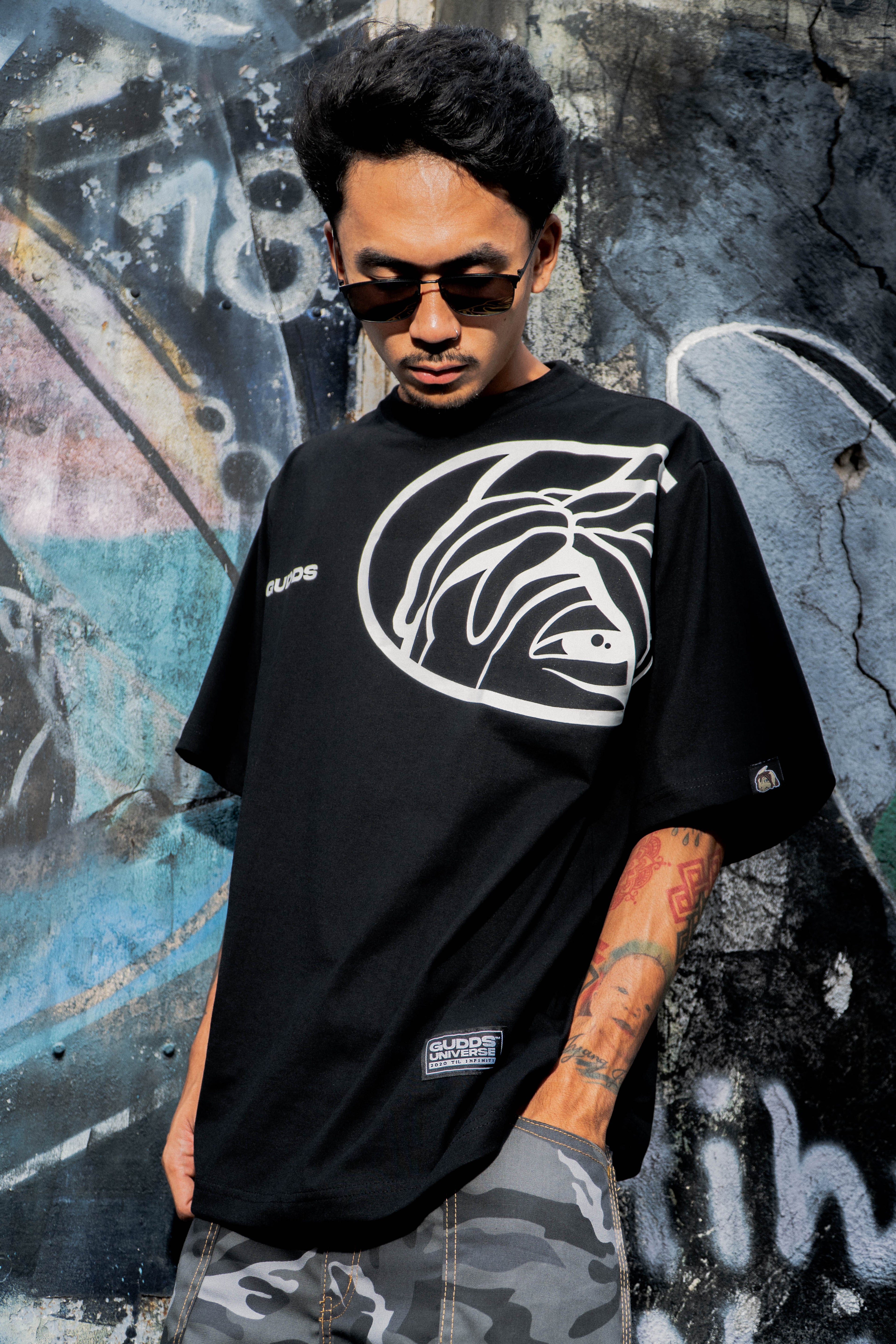 GUDDS "SIDE OVAL" LOGO TEE SHIRT