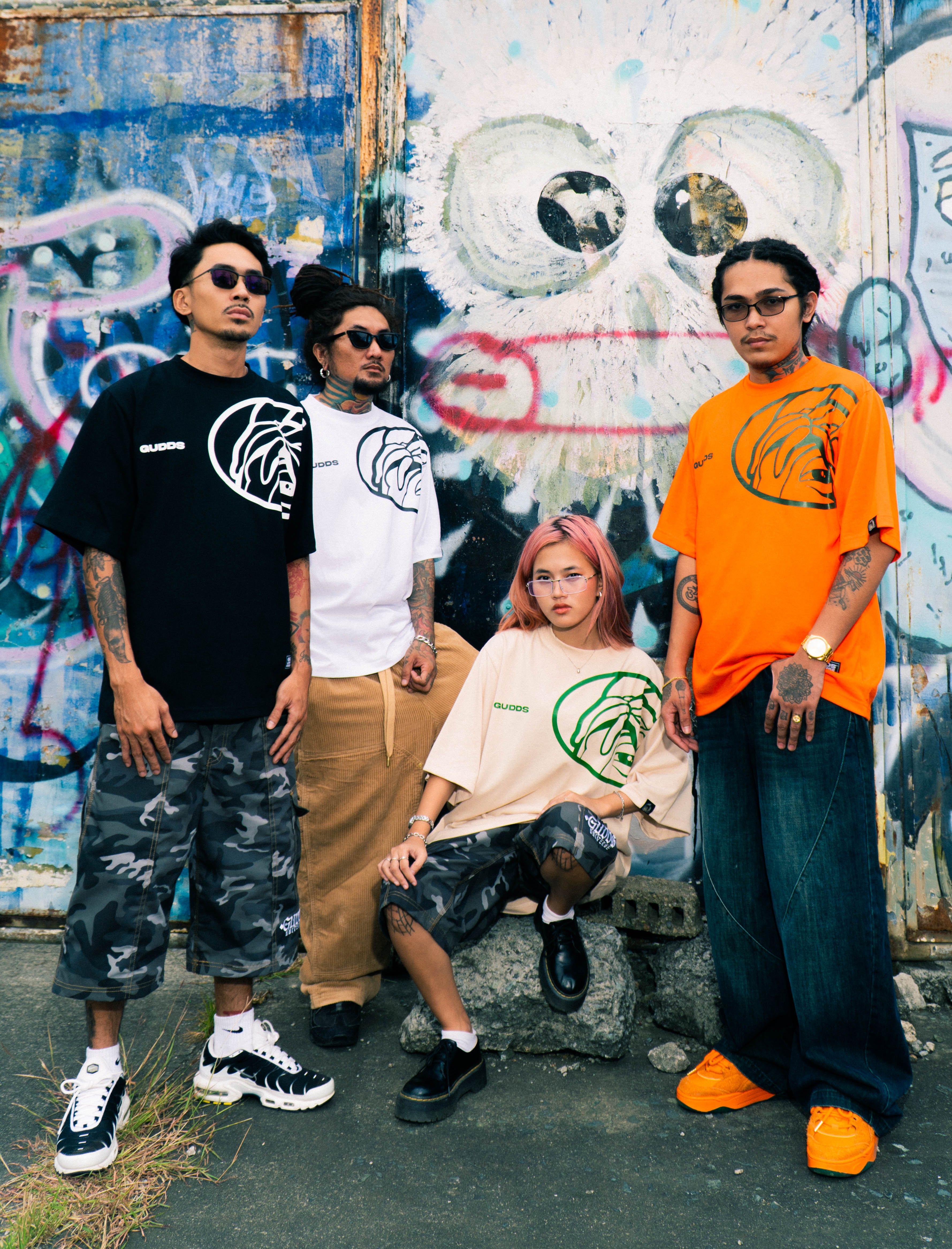 GUDDS "SIDE OVAL" LOGO TEE SHIRT