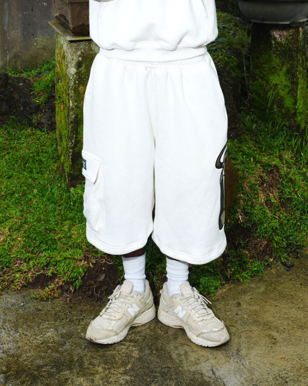 G APPLIQUE CARGO SHORTS