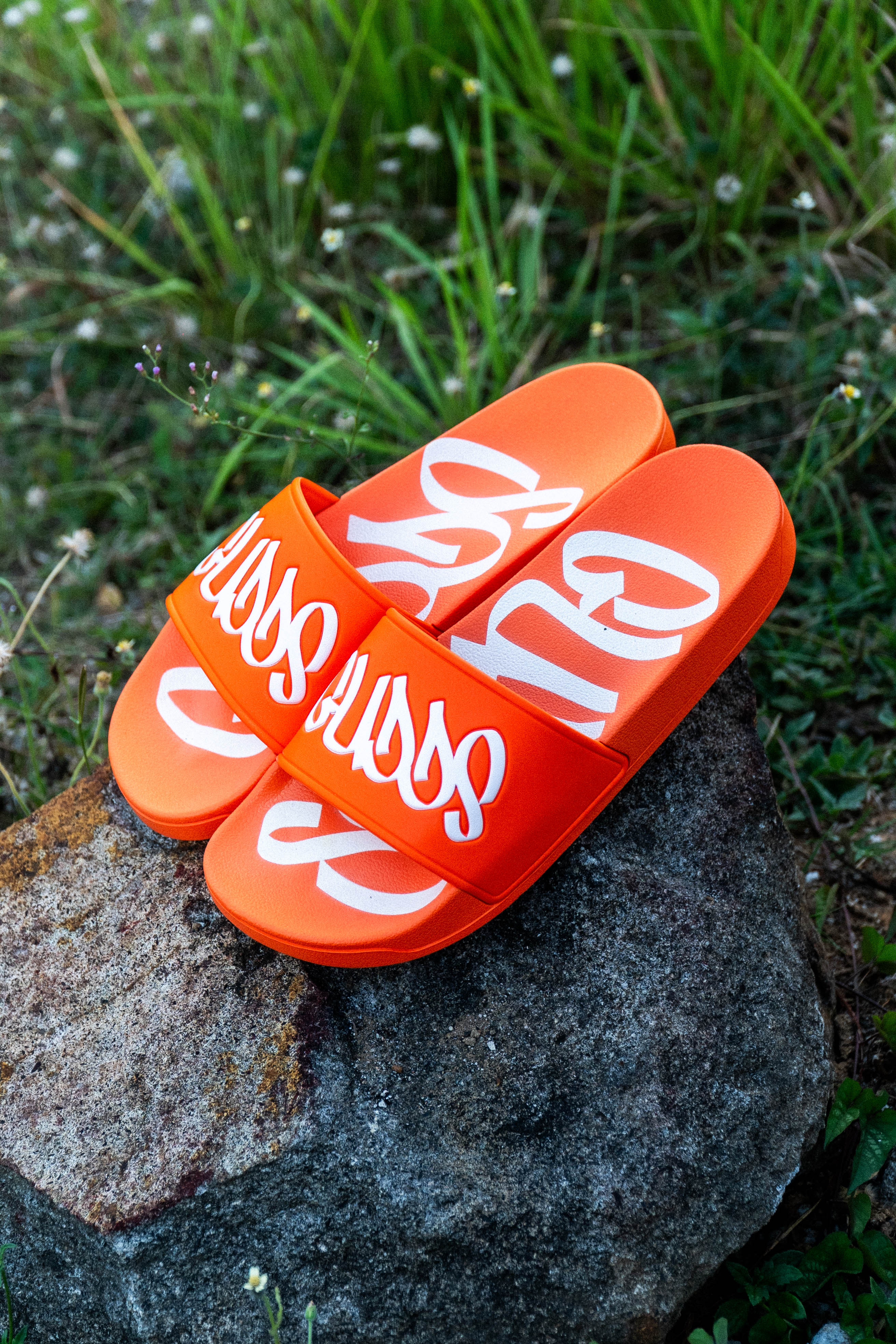 GUDDS "GRAFFITI" LOGO SLIDES