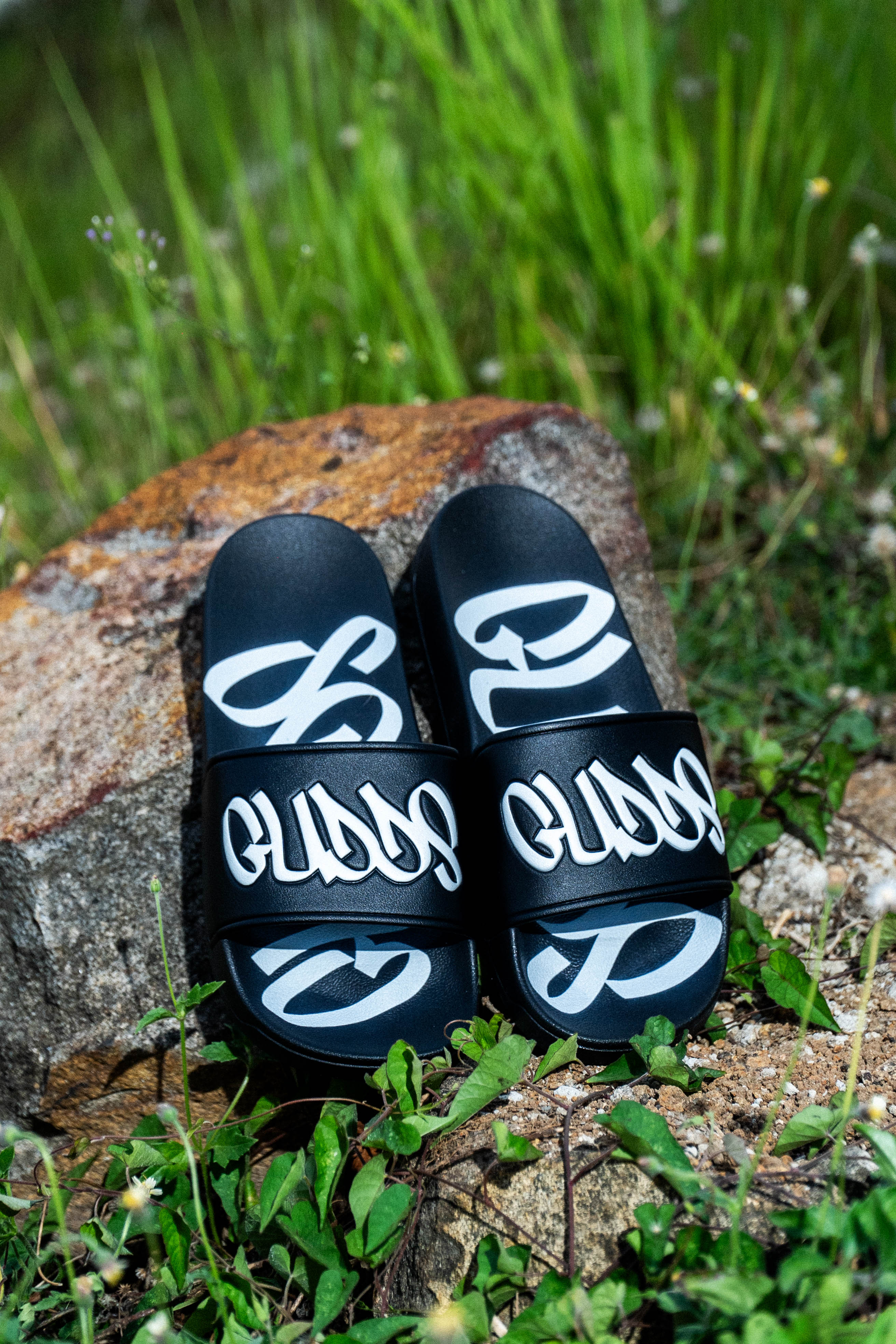 GUDDS "GRAFFITI" LOGO SLIDES