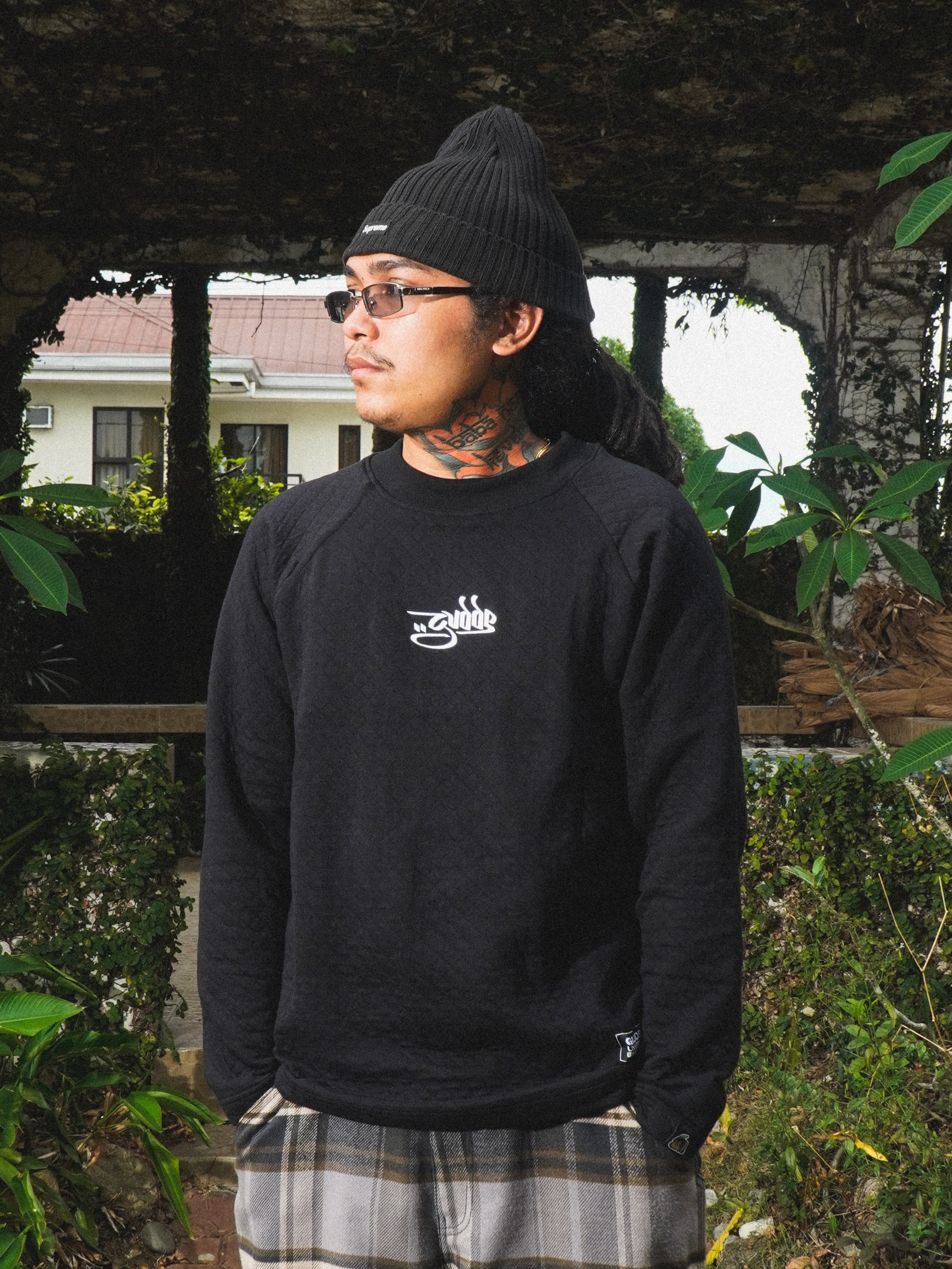 EMBROIDERED DIAMOND CUT LONGSLEEVES