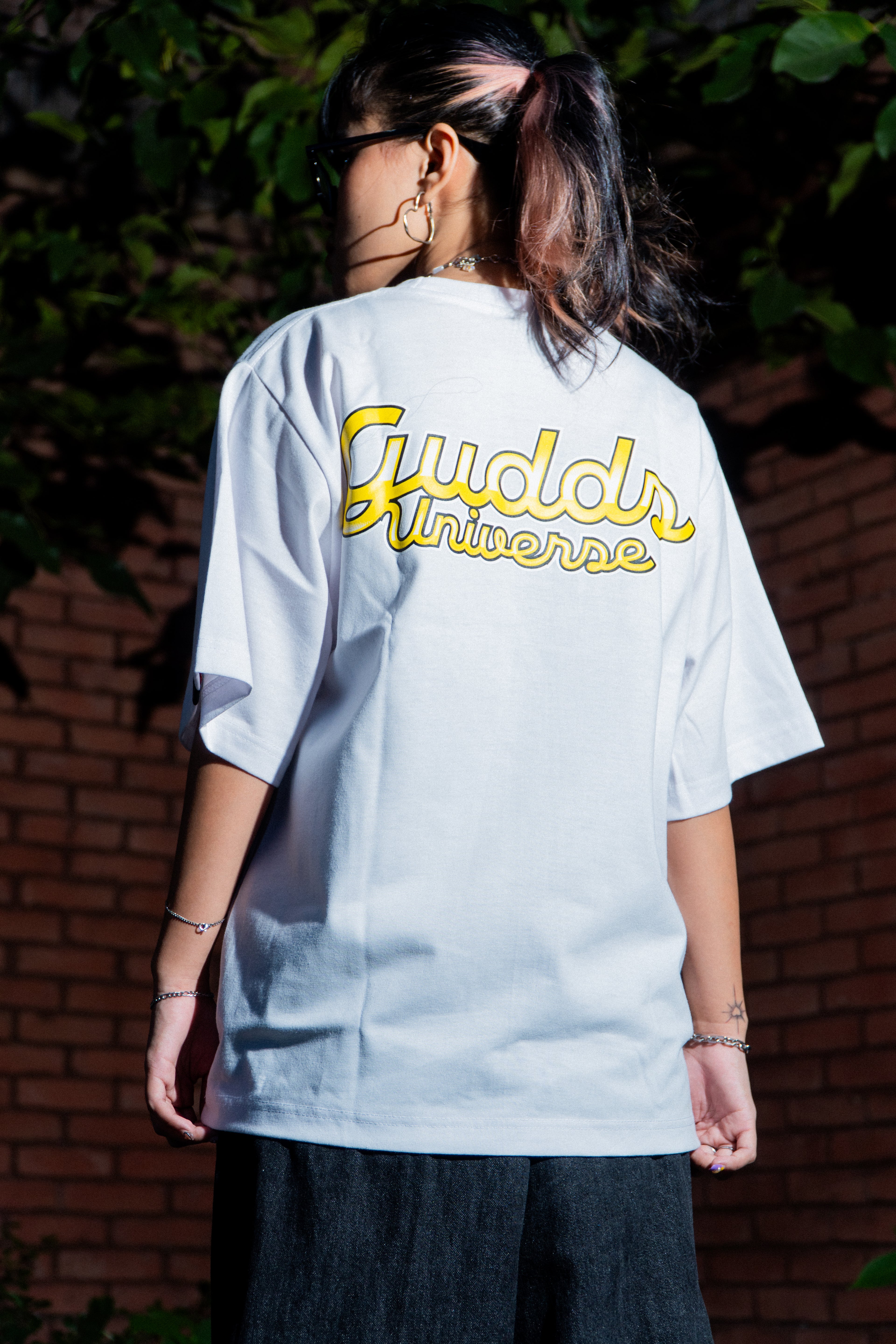 GUDDS UNIVERSE - "CARROT PRAY" - GRAPHIC TEE