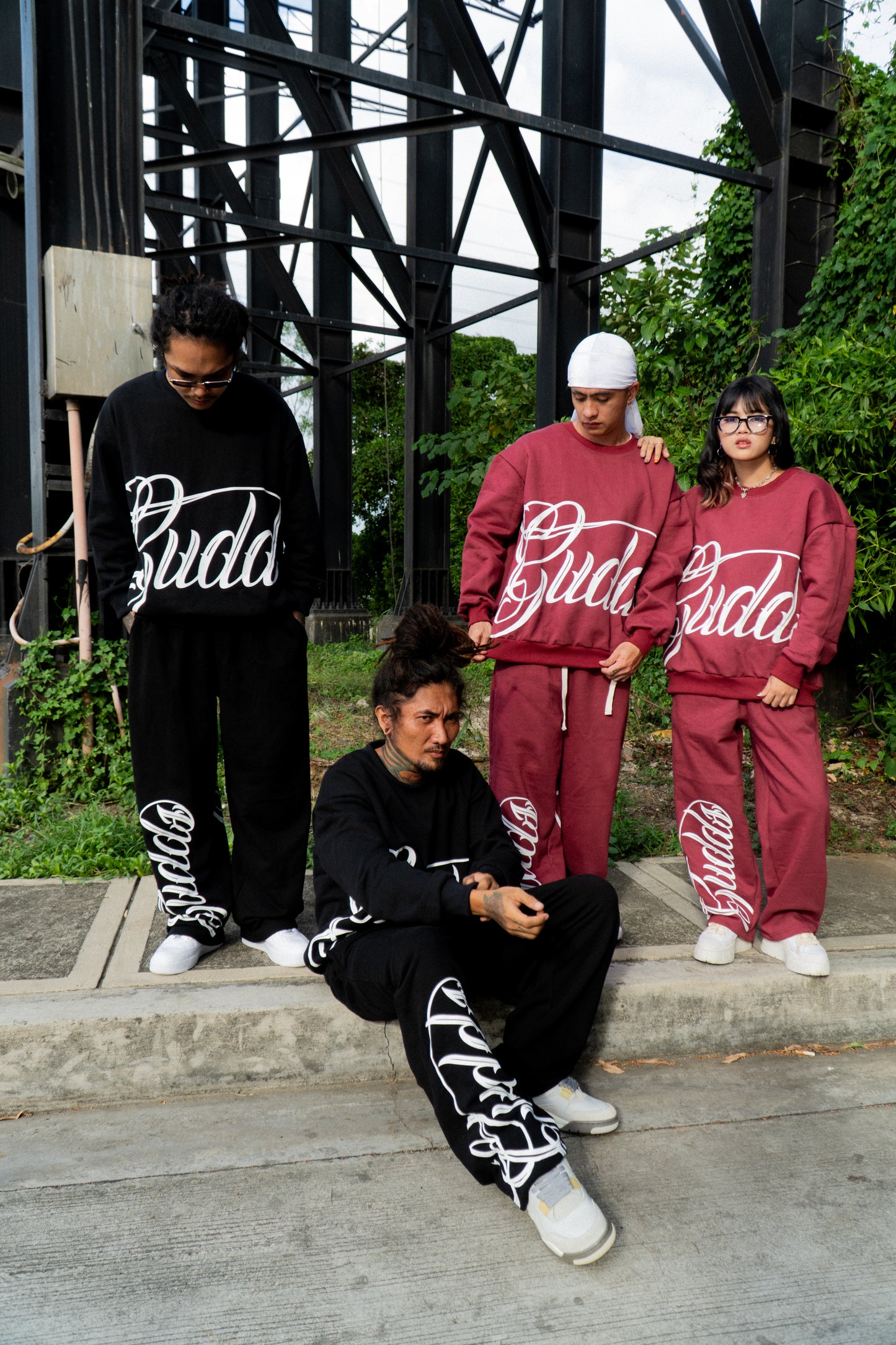 GUDDS UNIVERSE - "CHICANO BIG FACE" CREWNECK