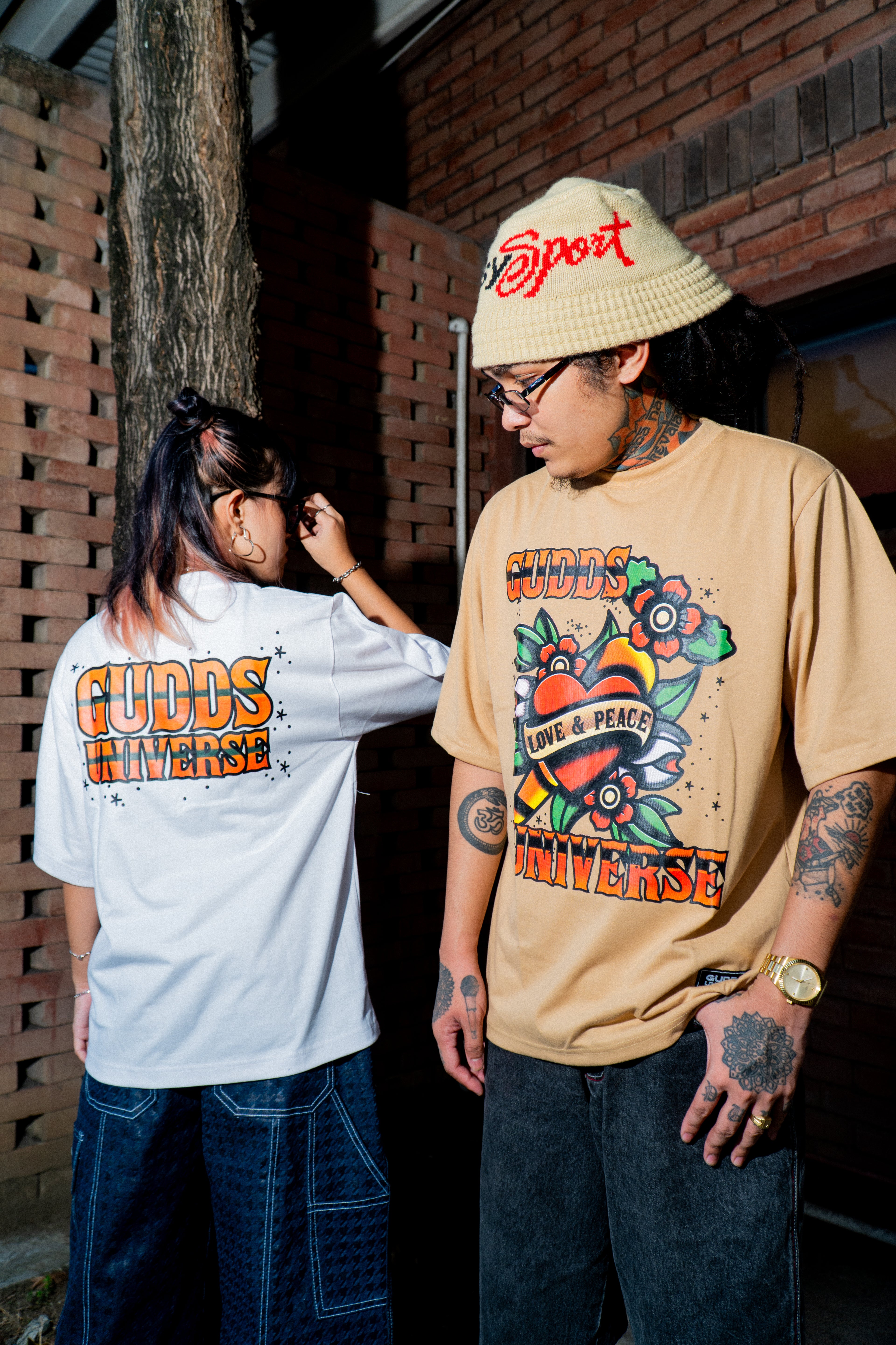 GUDDS UNIVERSE - "CARROT TRAD" GRAPHIC TEE