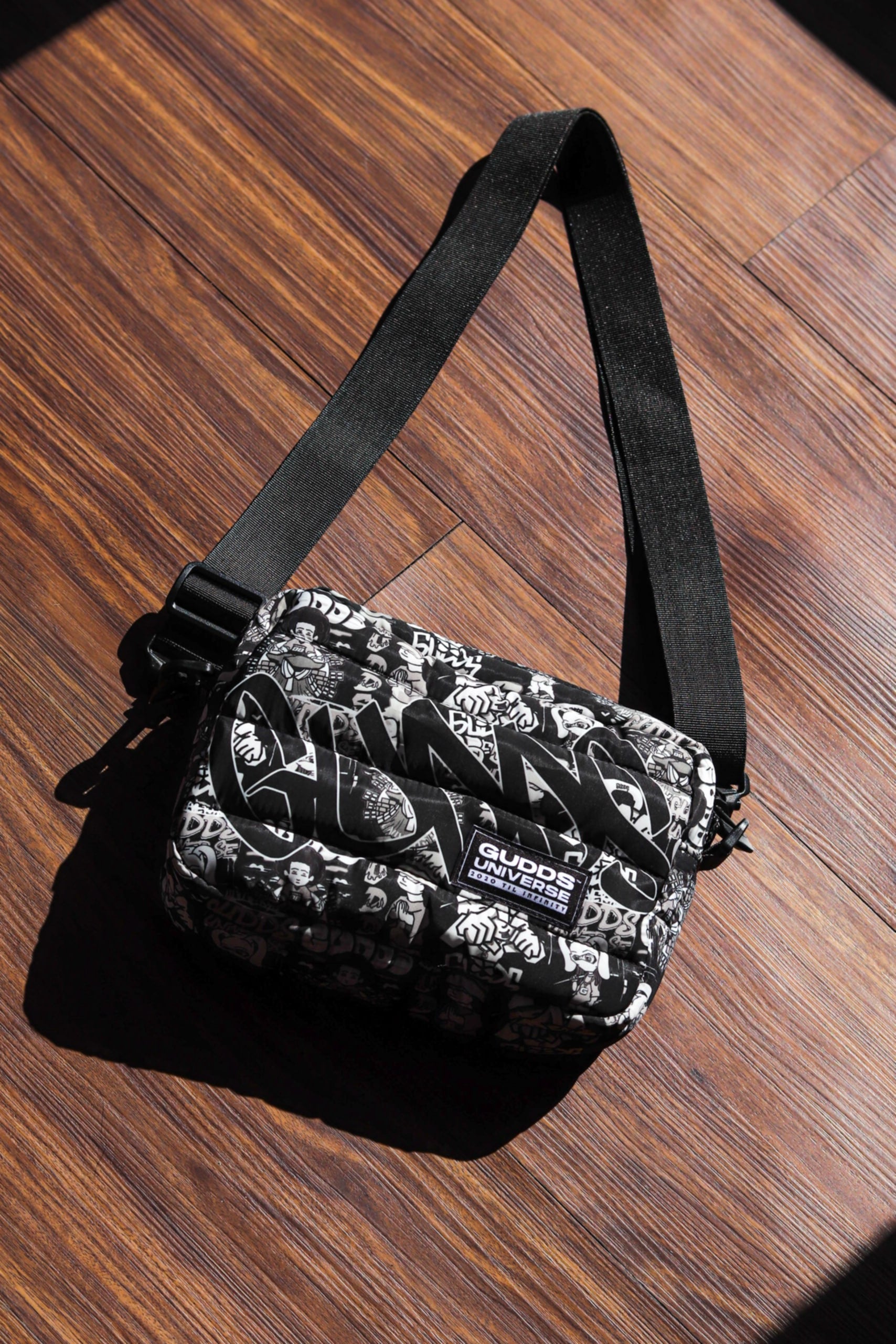 GUDDS "Y2K" BLACK PUFFER BAG