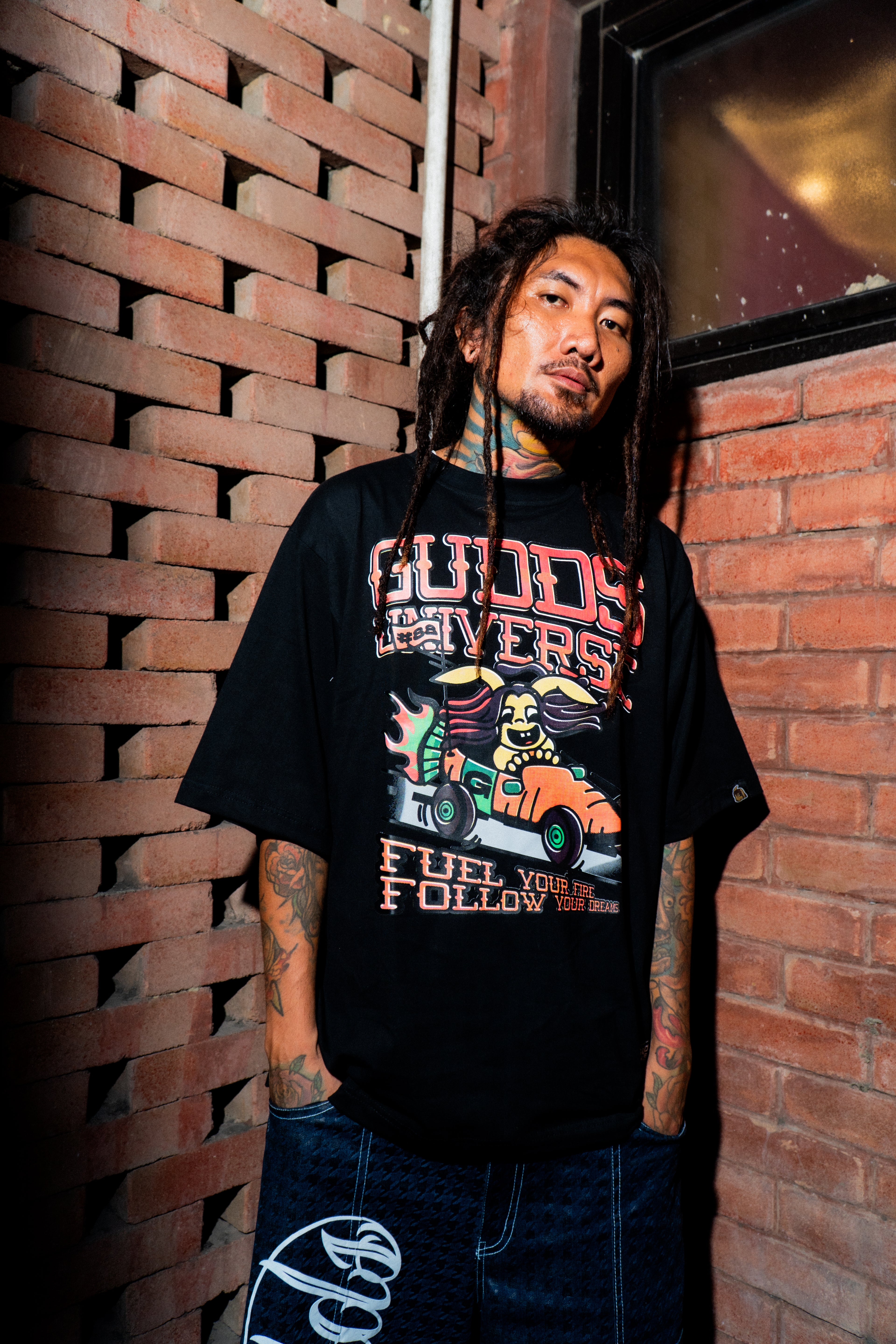 GUDDS UNIVERSE - "CARROT CART" - GRAPHIC TEE