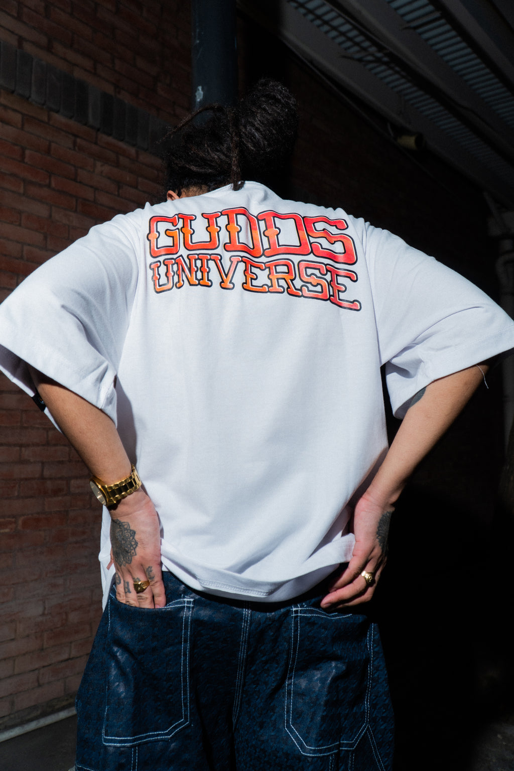 GUDDS UNIVERSE - "CARROT CART" - GRAPHIC TEE