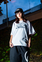 “CAPSULE GRADIENT” GRAPHIC TEE